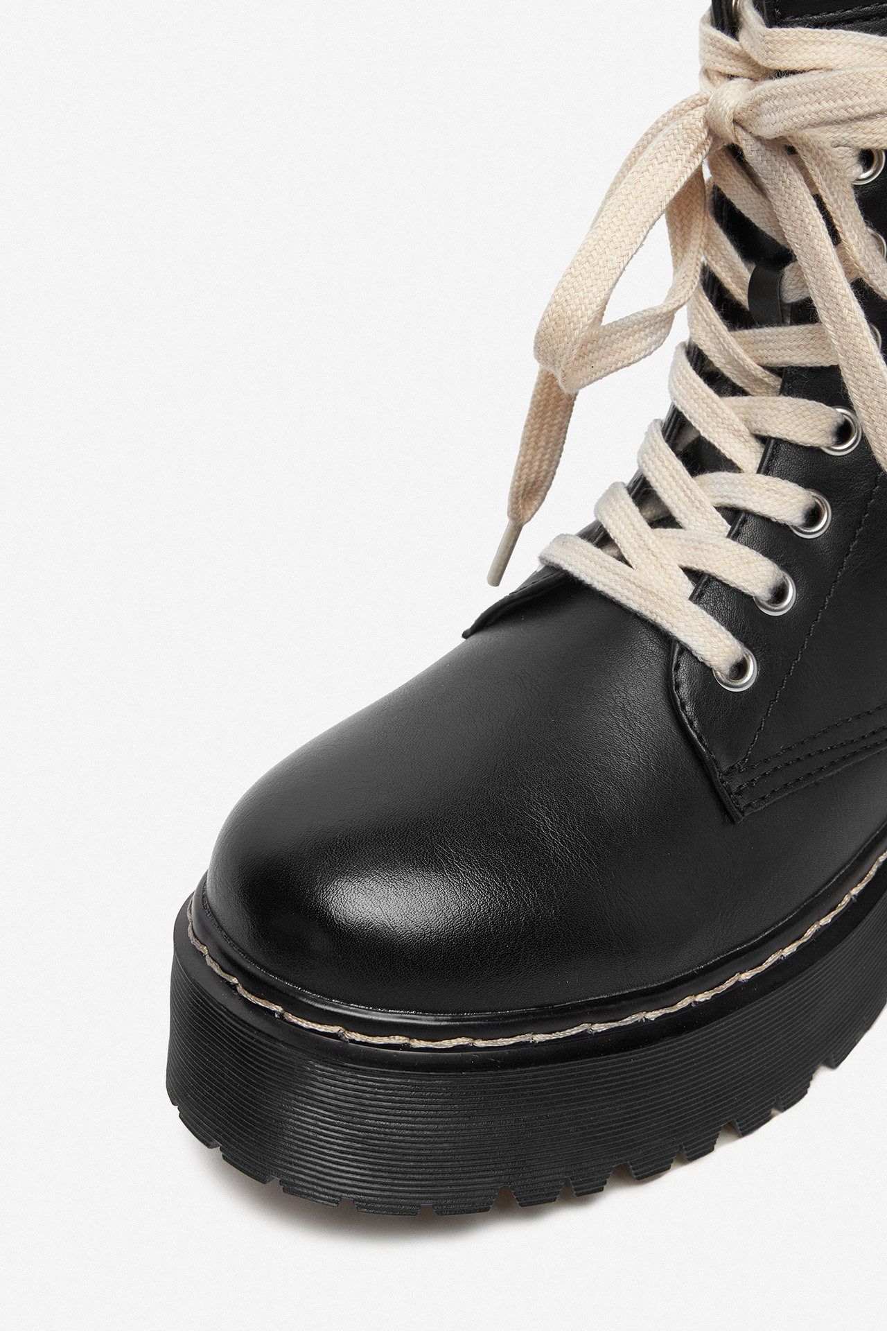 Gležnjarji z vezalkami Črna