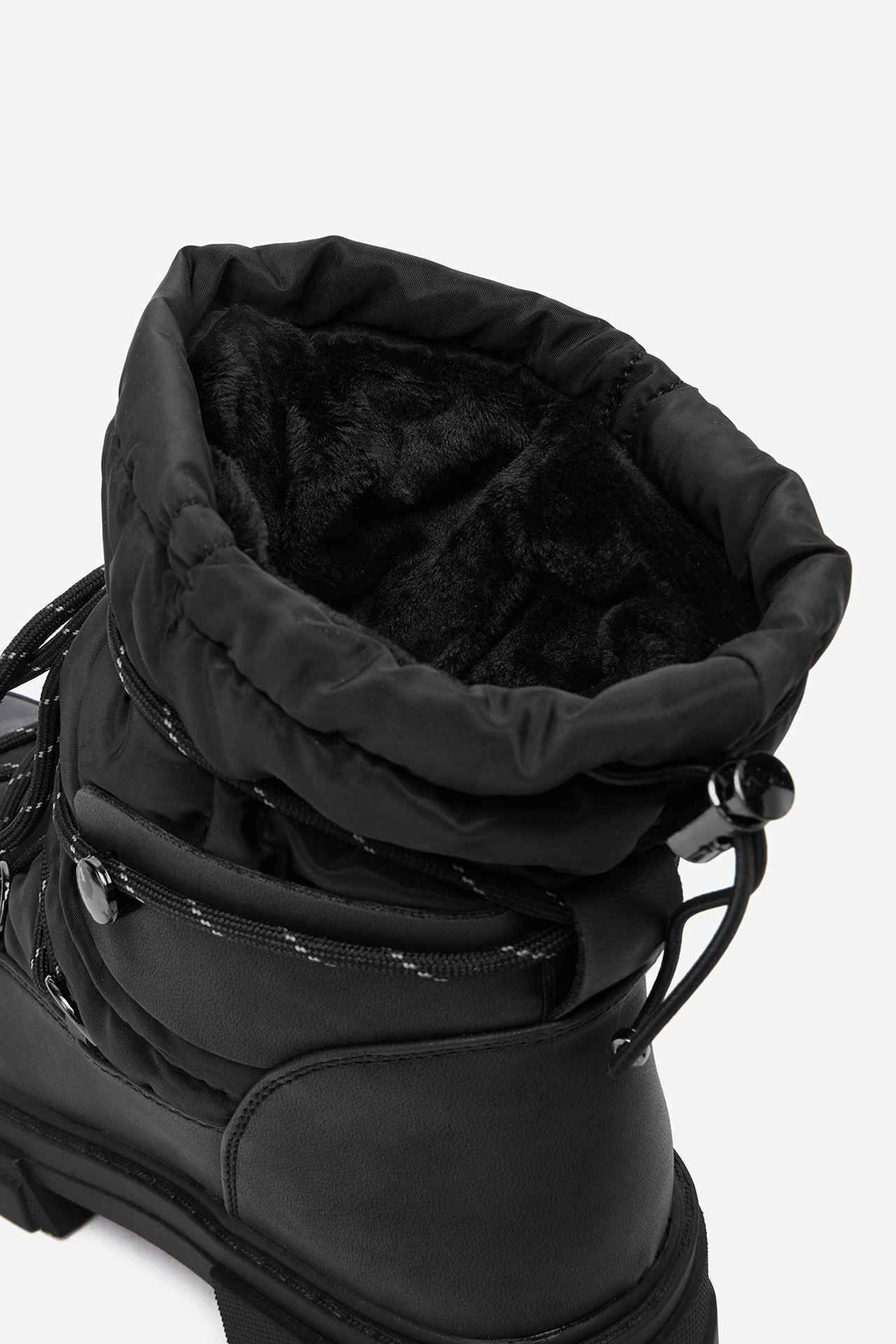 Škornji za sneg Črna