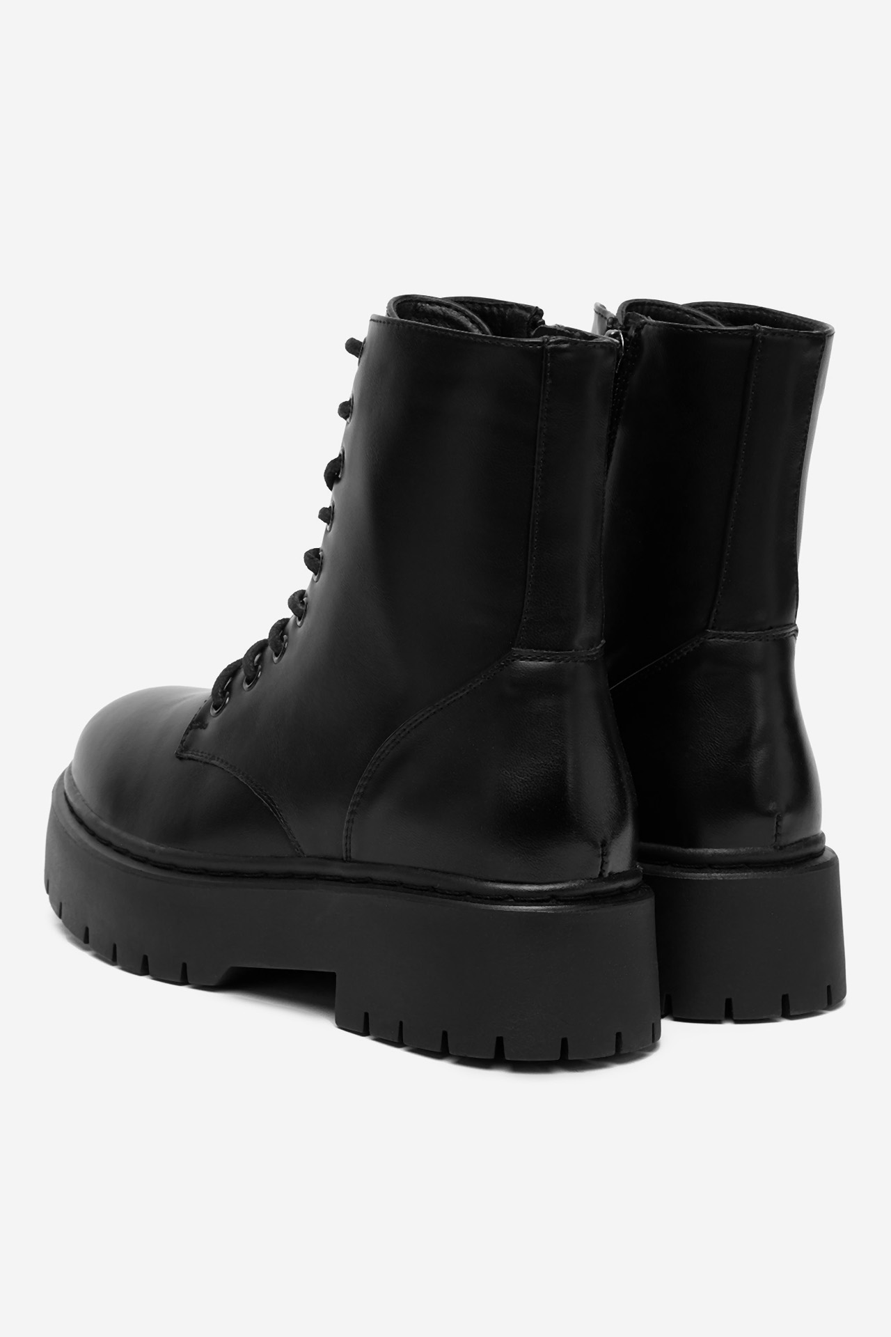 Kotníková obuv ČERNÁ