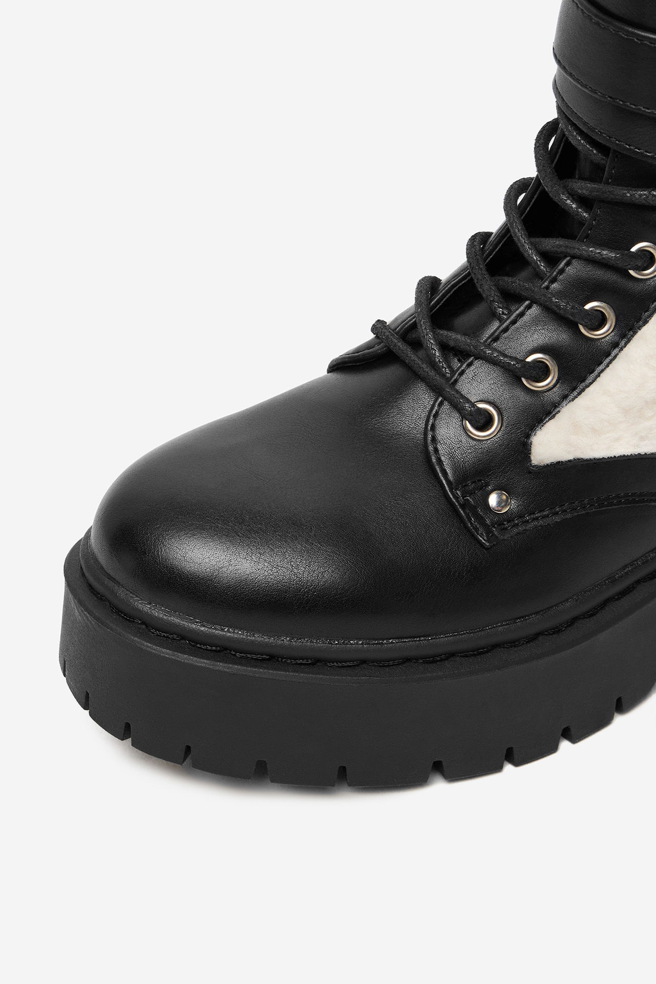 Gležnjarji z vezalkami Črna