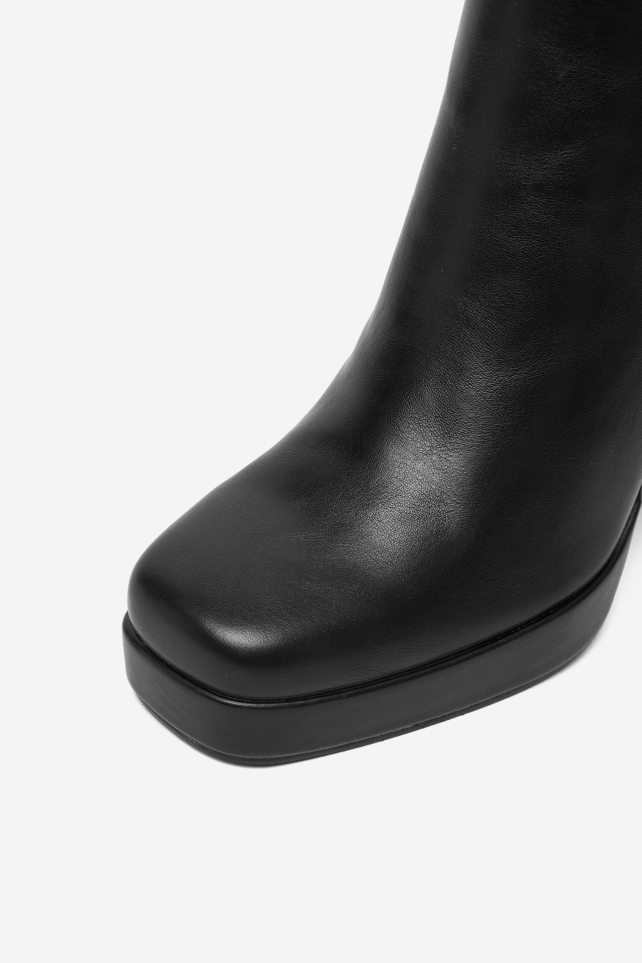 Kotníková obuv ČERNÁ