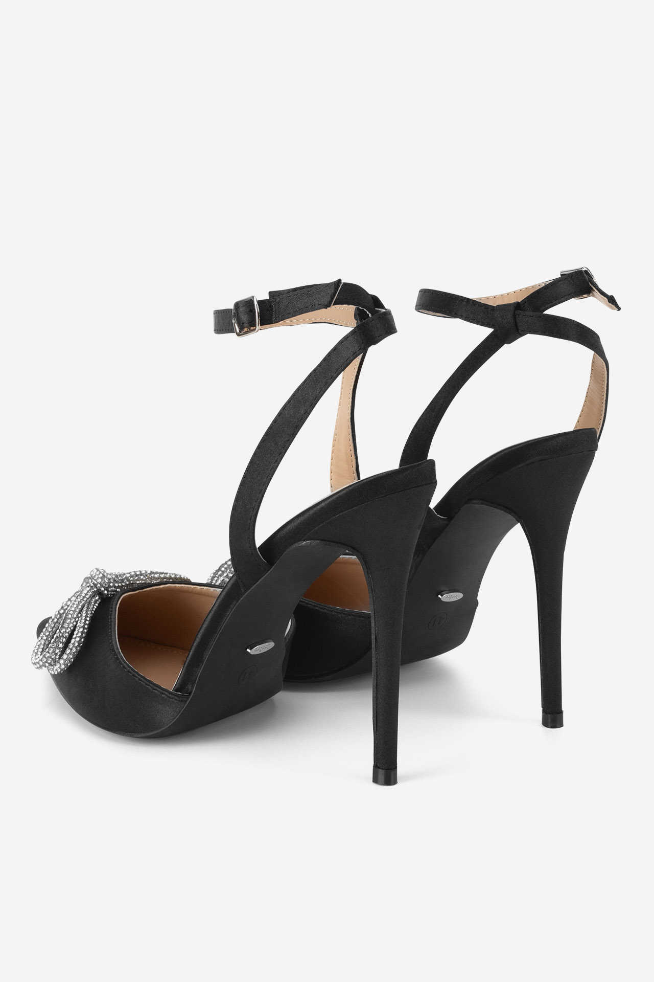 Čevlji z visoko peto Črna