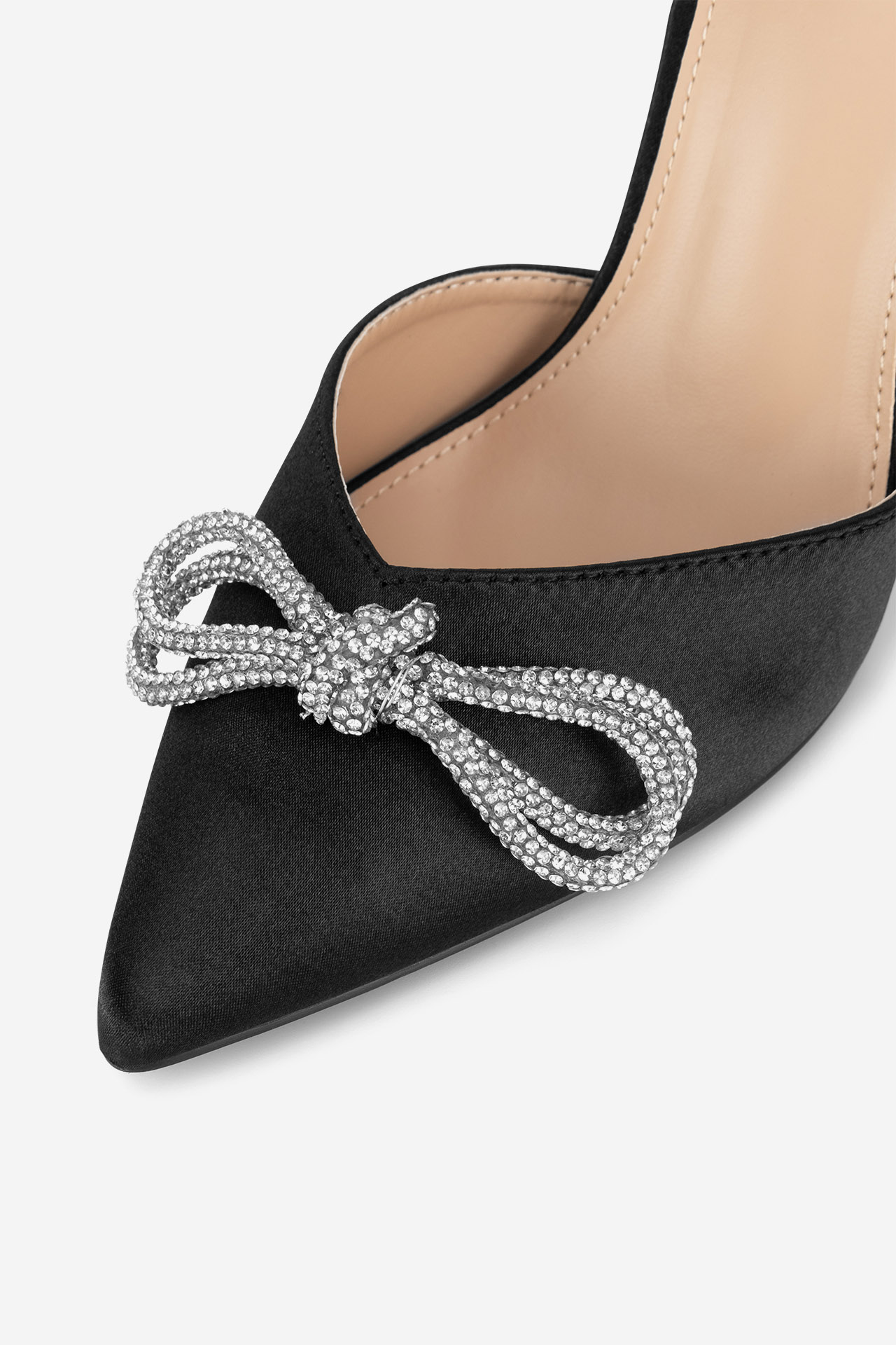 Čevlji z visoko peto Črna