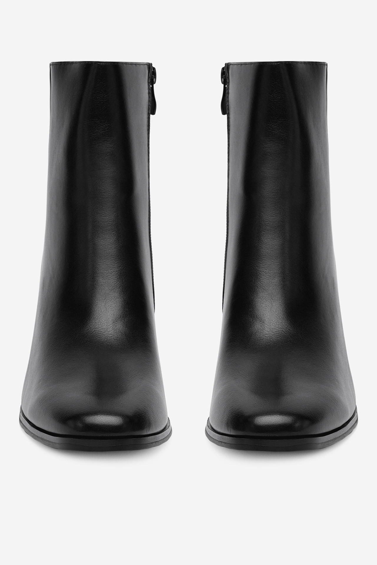 Kotníková obuv ČERNÁ