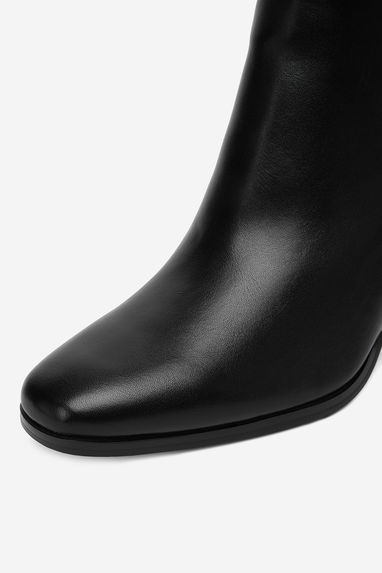 Kotníková obuv ČERNÁ