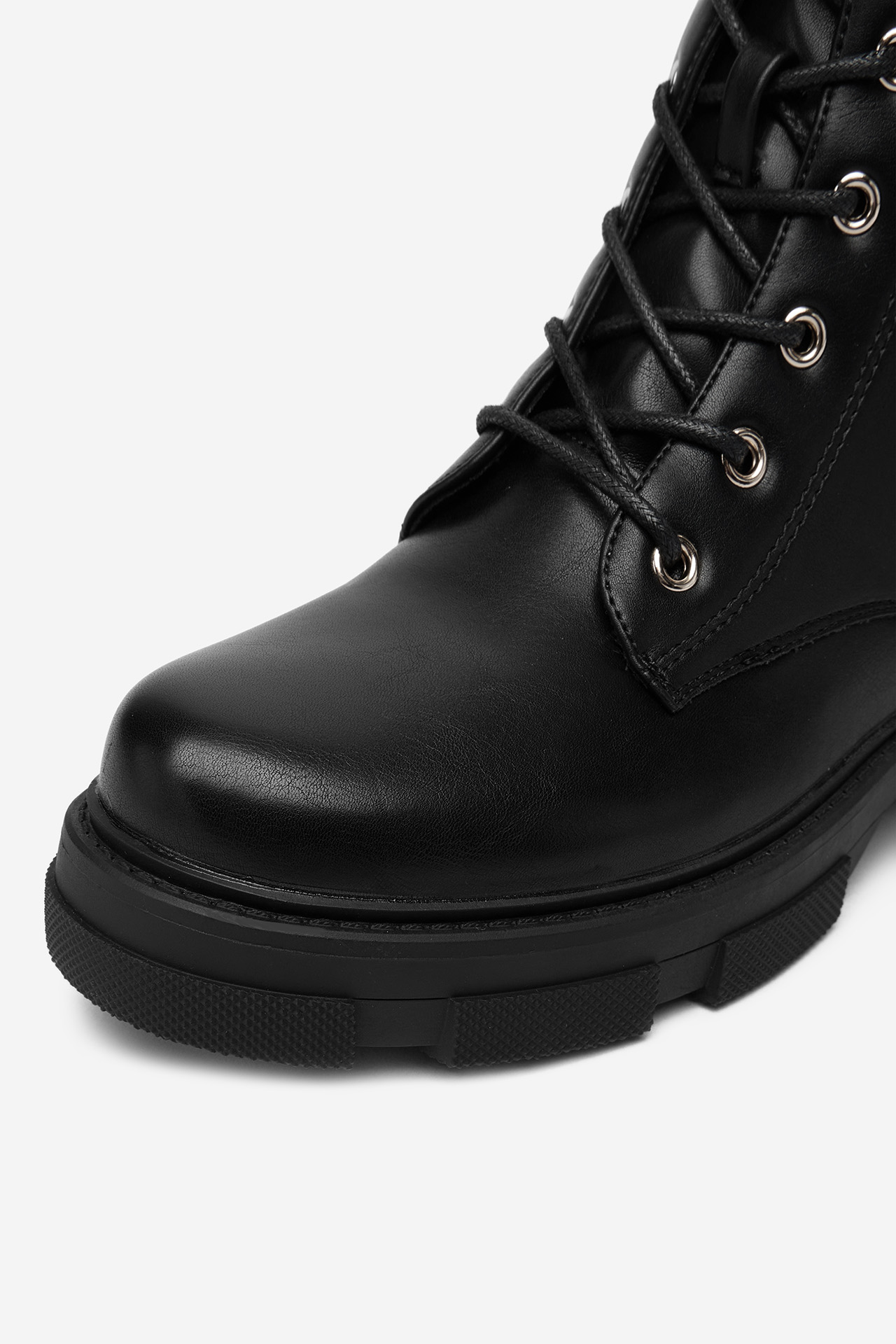 Kotníková obuv ČERNÁ