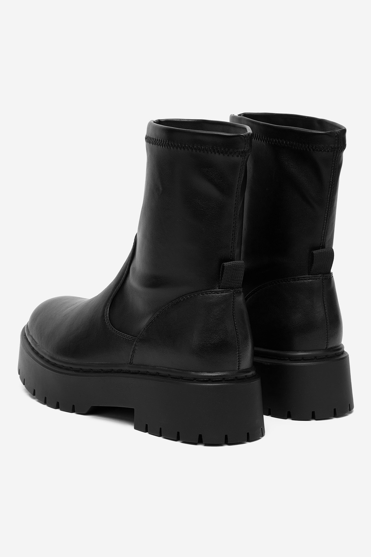 Kotníková obuv ČERNÁ