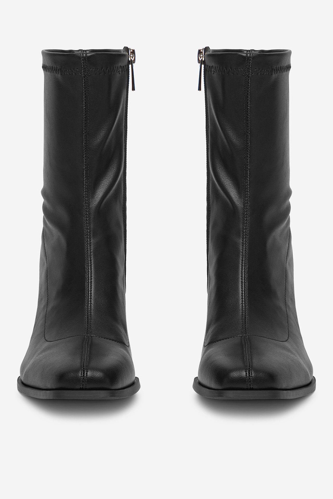 Kotníková obuv ČERNÁ