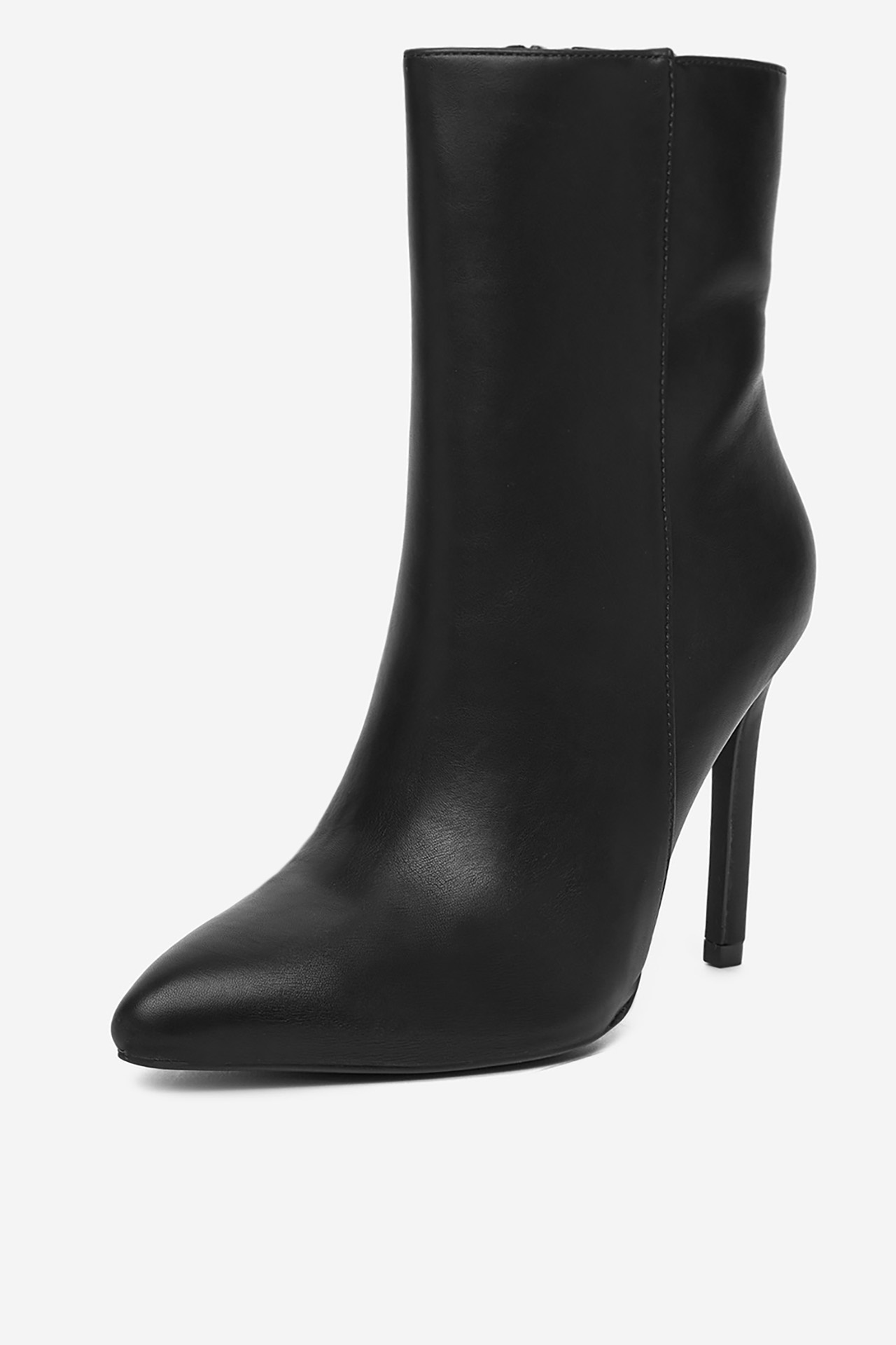 Kotníková obuv ČERNÁ