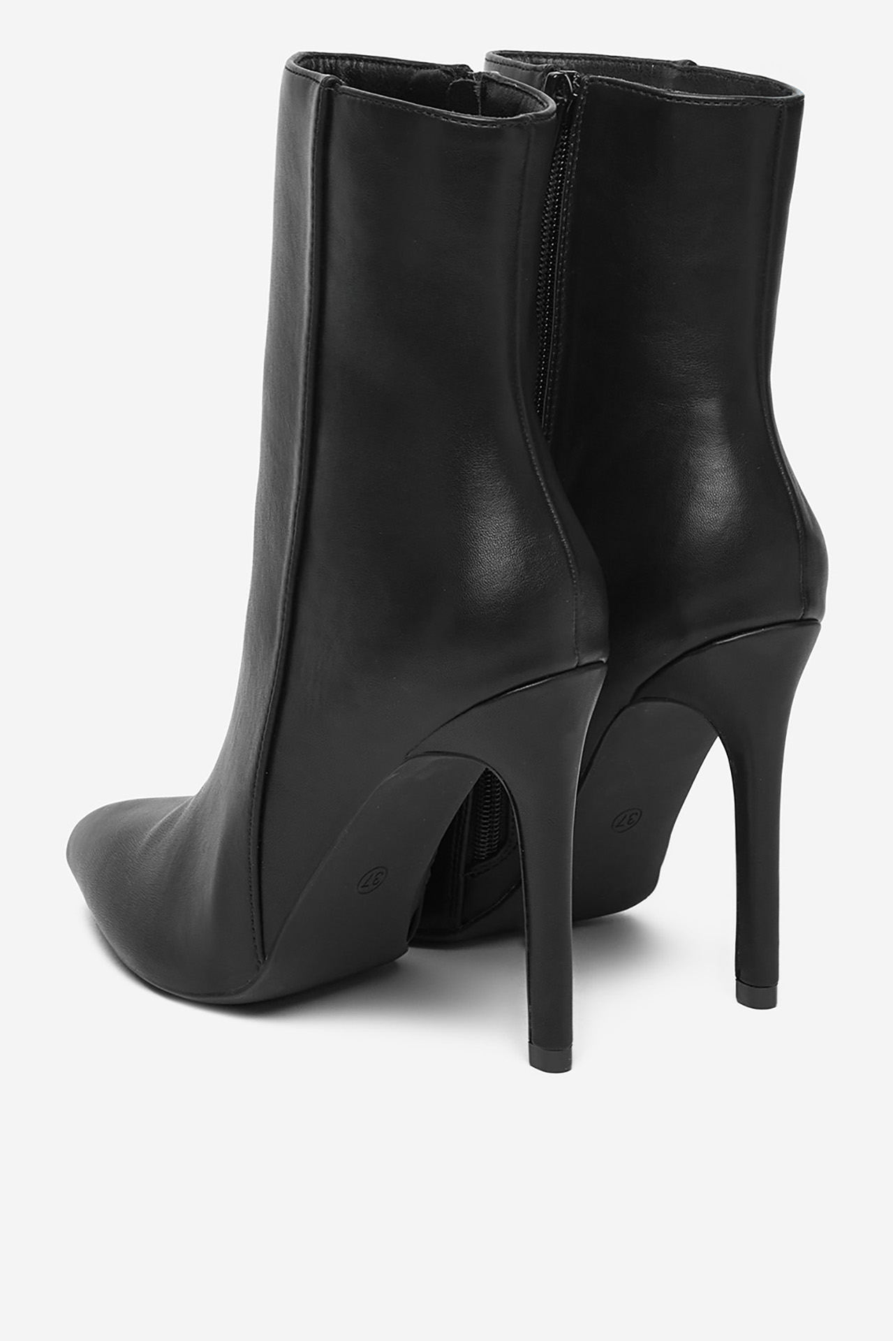 Kotníková obuv ČERNÁ