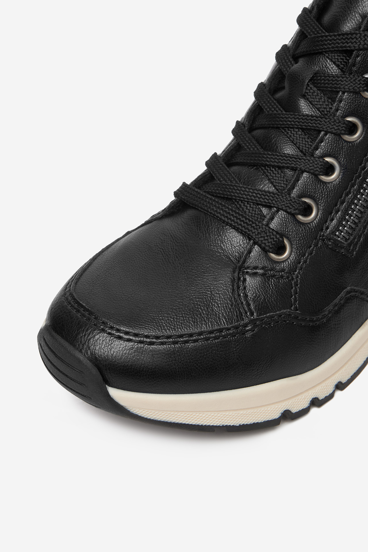 Šnurovacie topánky Čierna