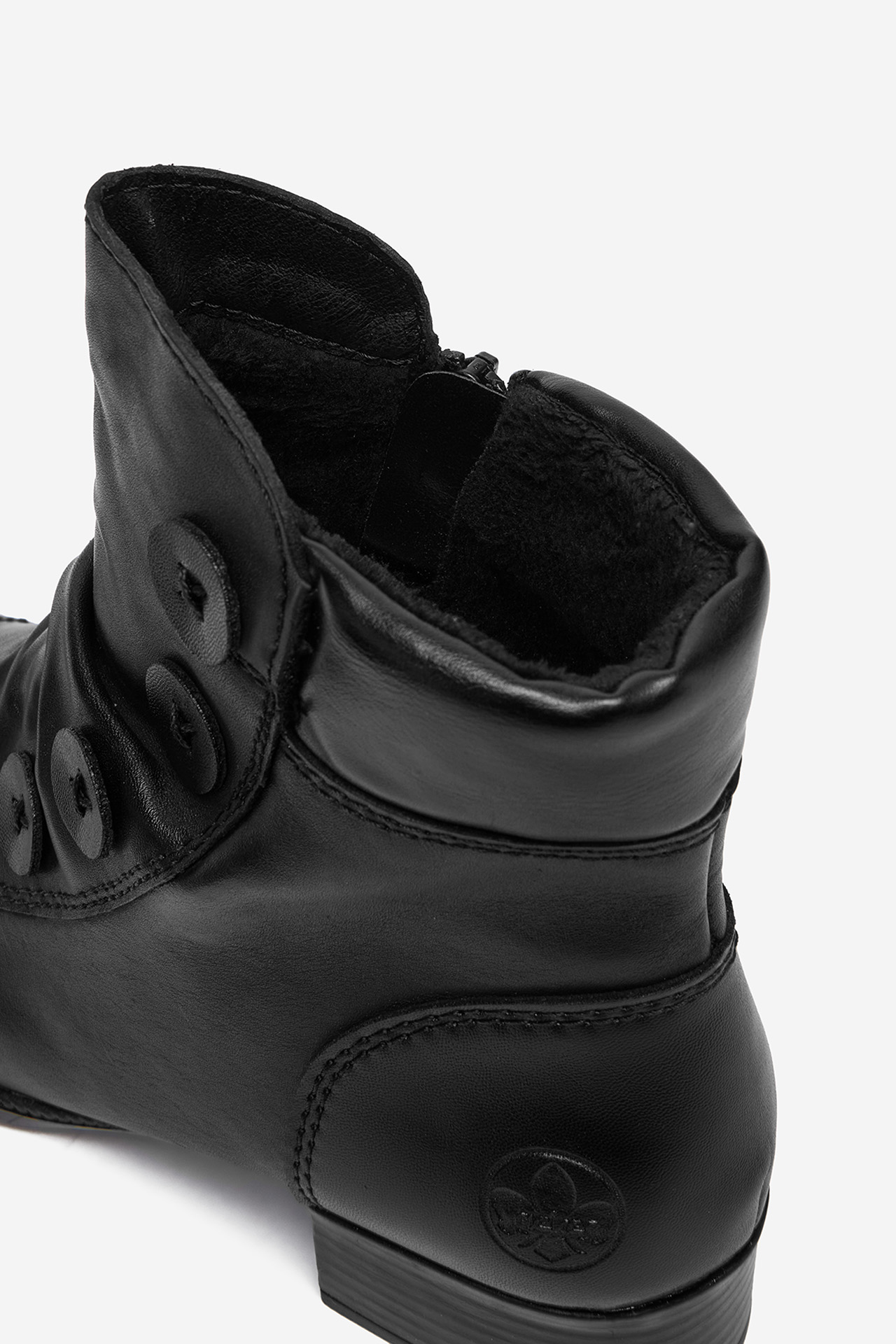 Polokozačky Černá