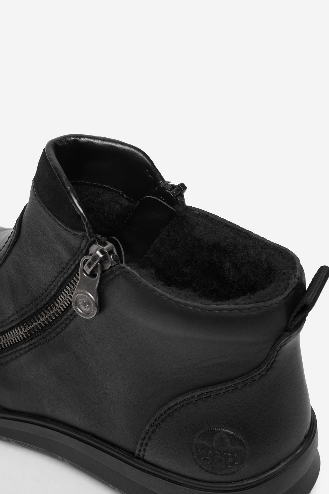 Polokozačky Černá