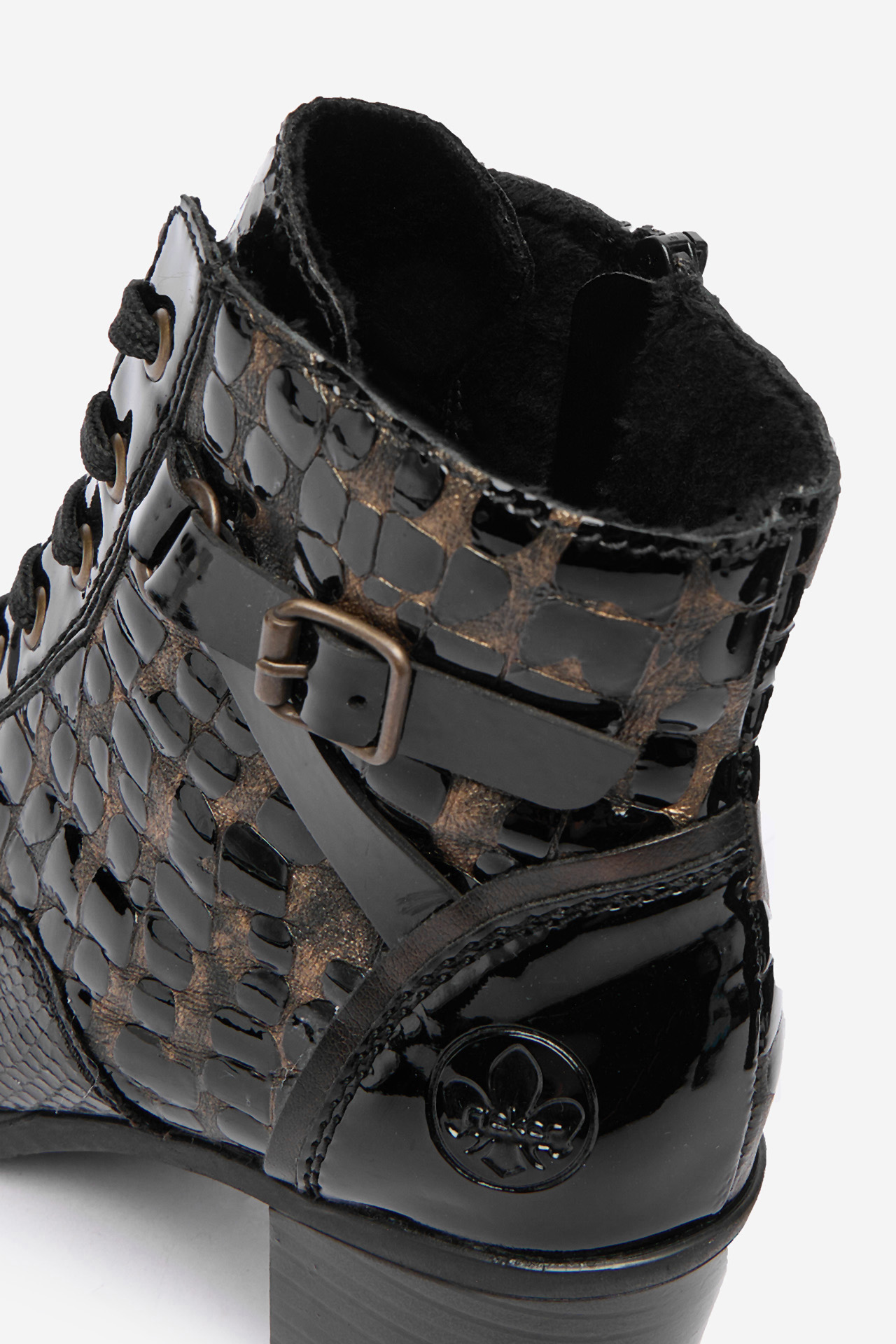 Polokozačky Černá