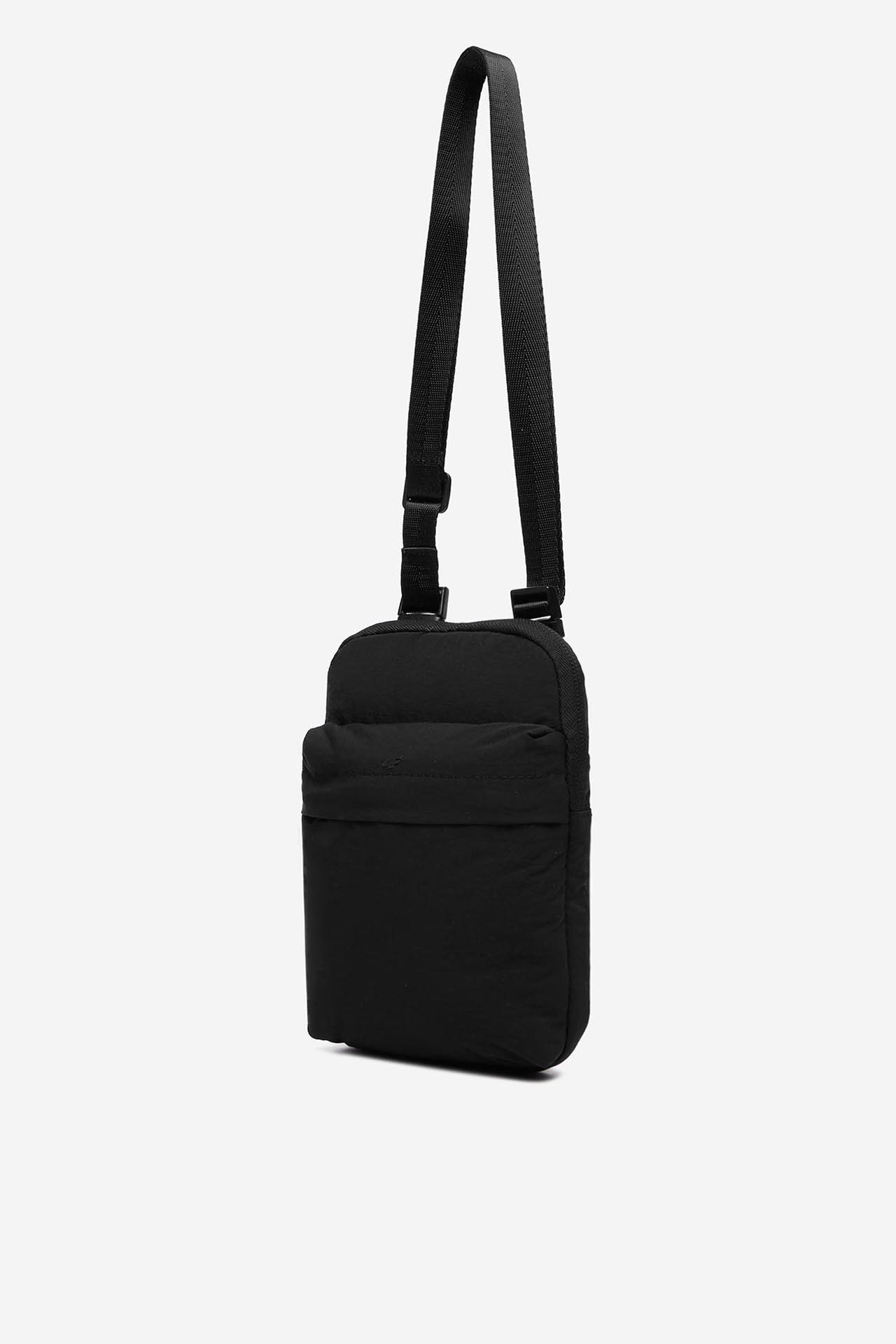 Torba sportowa 4F 4FWAW25APOUU081-20S Czarny
