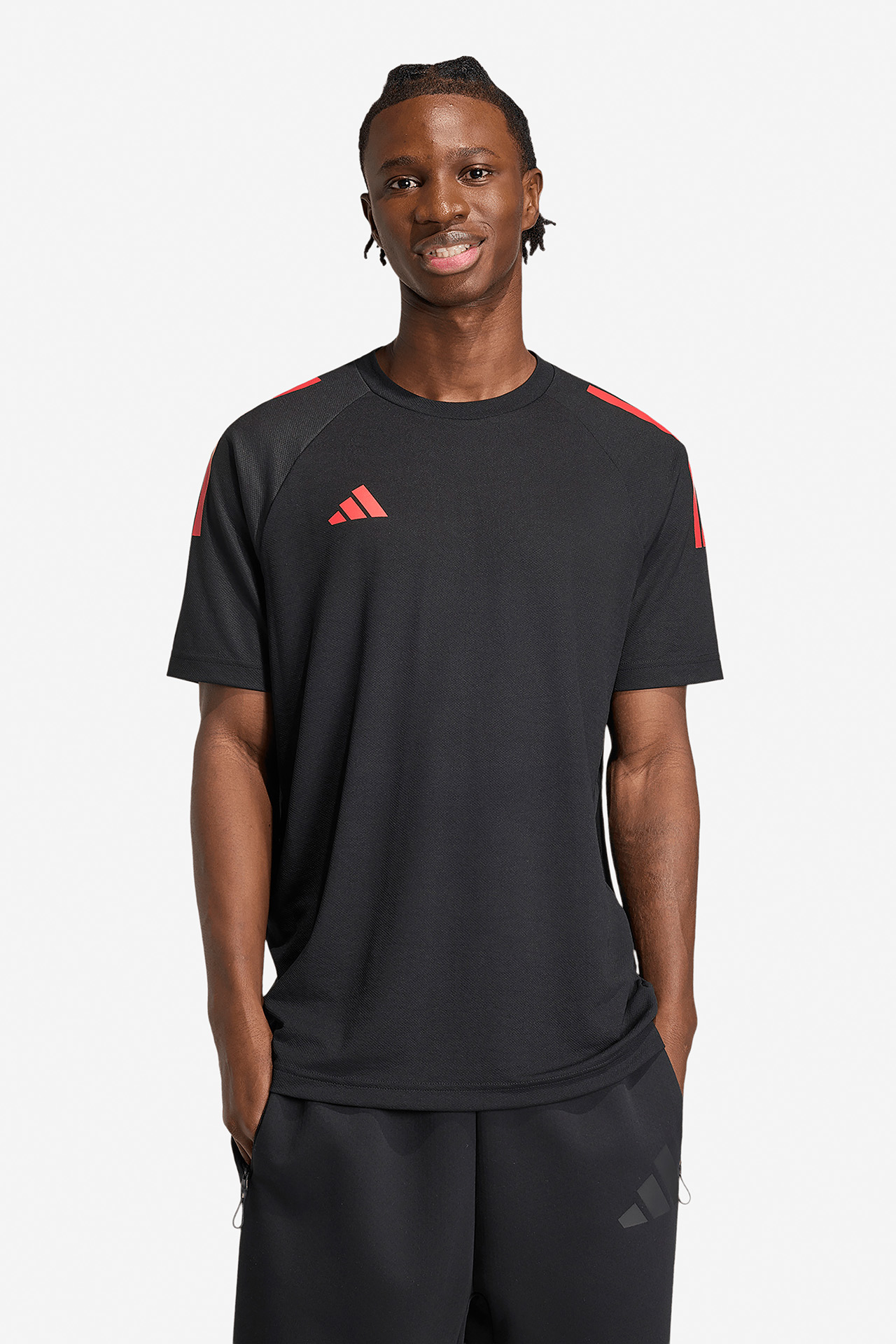 T-shirt adidas KT3113 Czarny