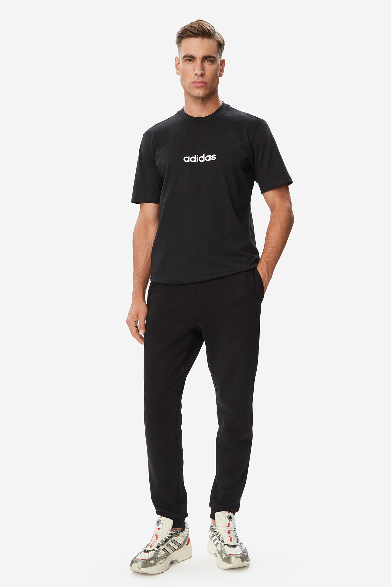 T-shirt adidas JE8993 Czarny