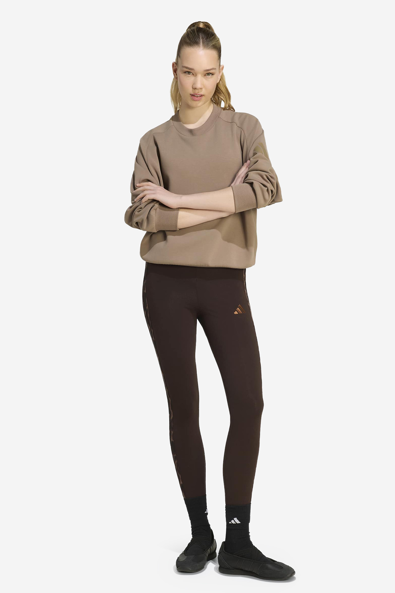 Spodnie adidas KV9302 Brązowy