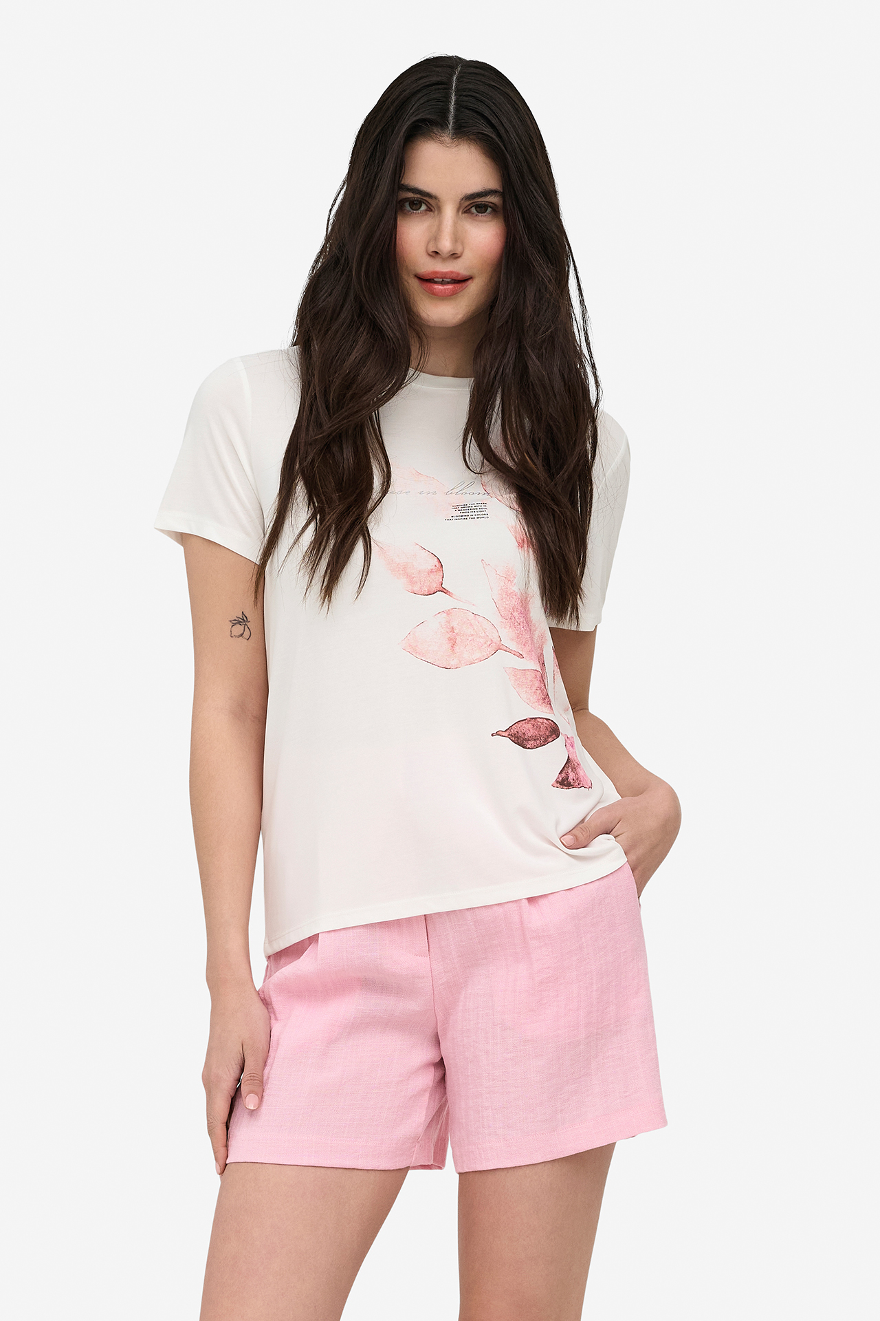 T-shirt ONLY 15307292-Cloud-Dancer-Free-desert-flourish Kremowy