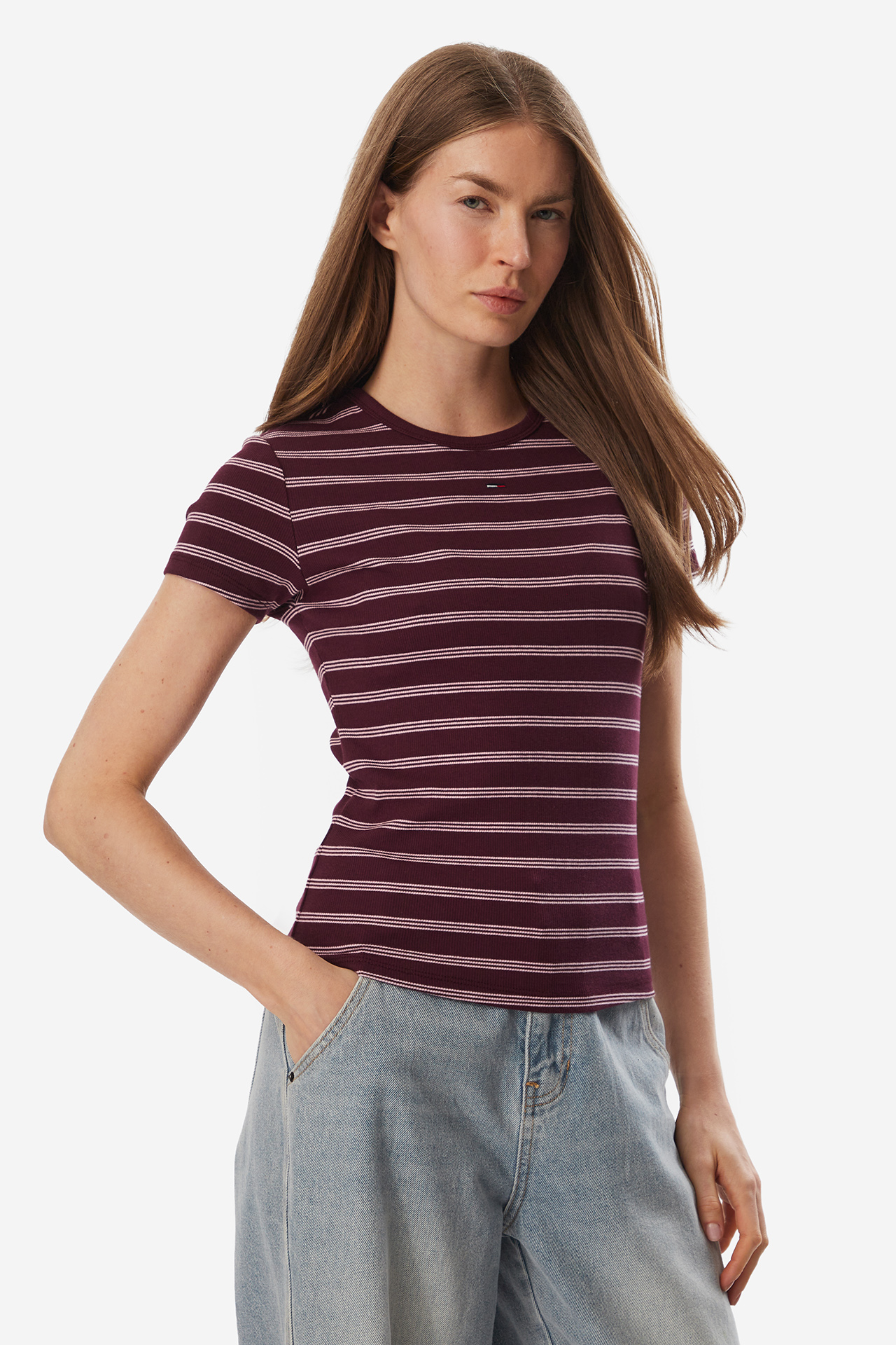 T-shirt Tommy Jeans DW0DW173830EZ Bordowy