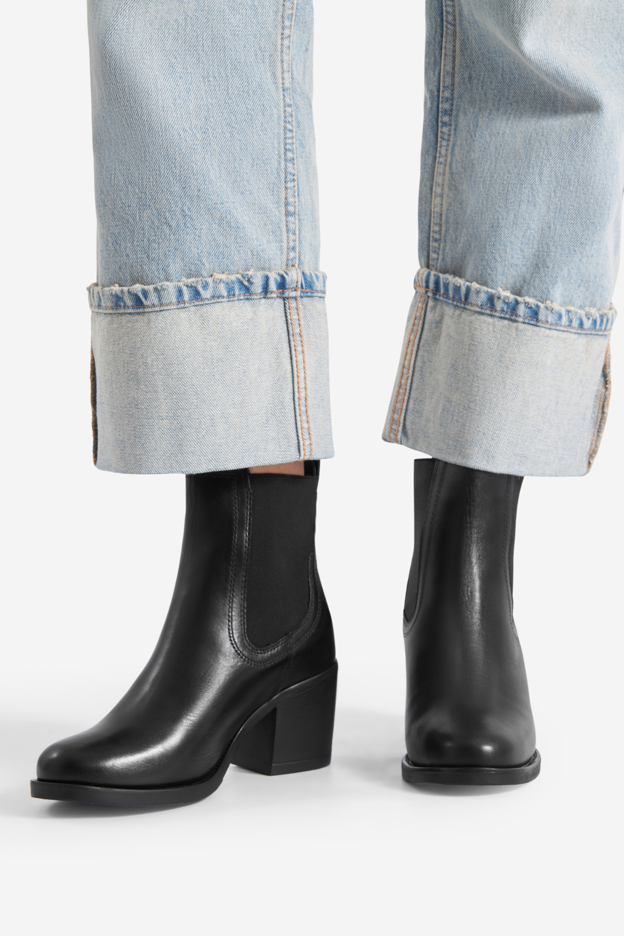 Kotníková obuv ČERNÁ