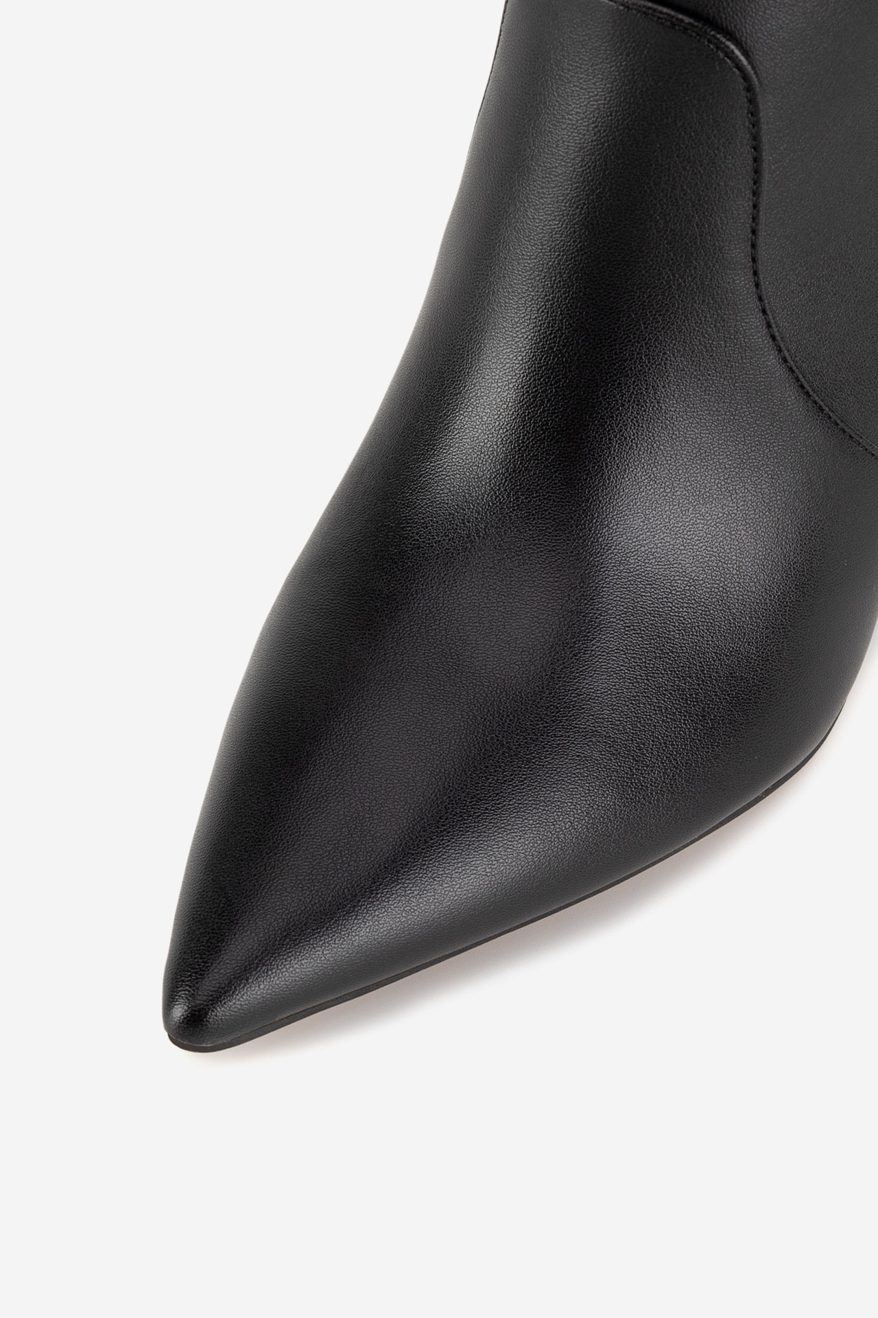 Kotníková obuv ČERNÁ