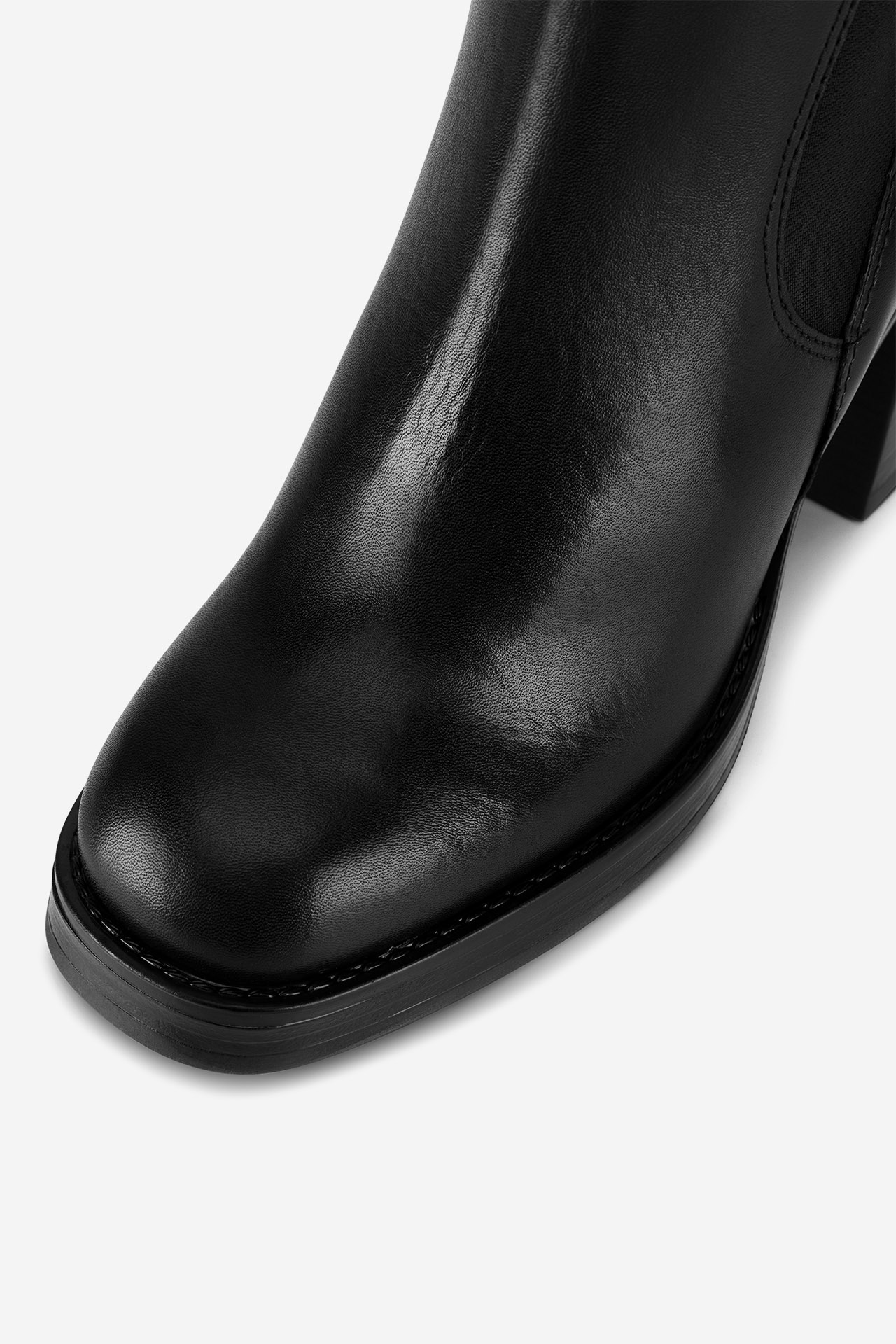 Kotníková obuv ČERNÁ