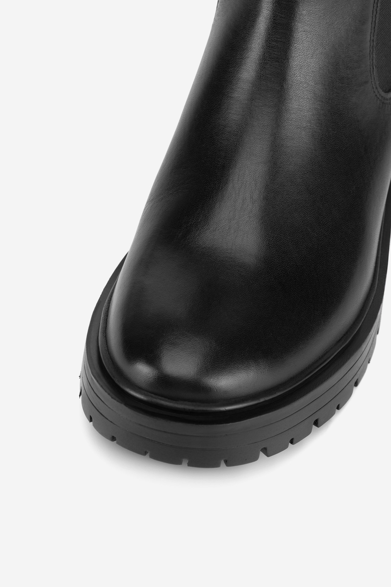 Gležnjarji chelsea Črna