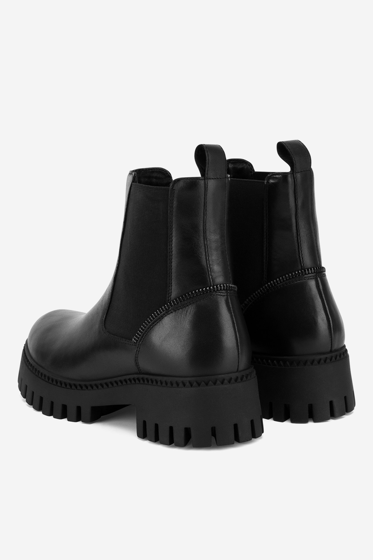 Gležnjarji chelsea Črna