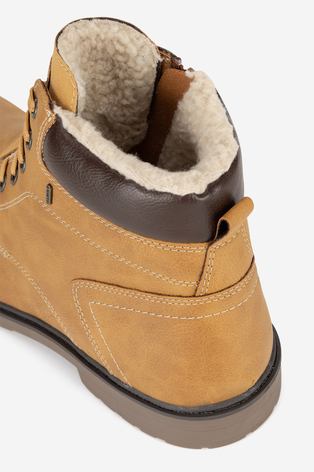 Gležnjarji z vezalkami Buff