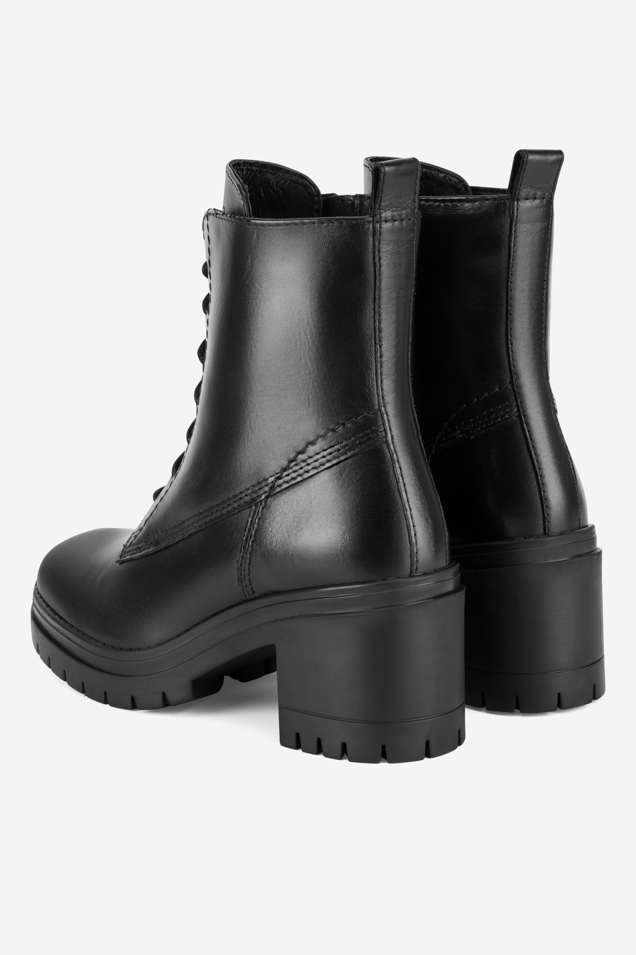 Šněrovací vyšší obuv ČERNÁ