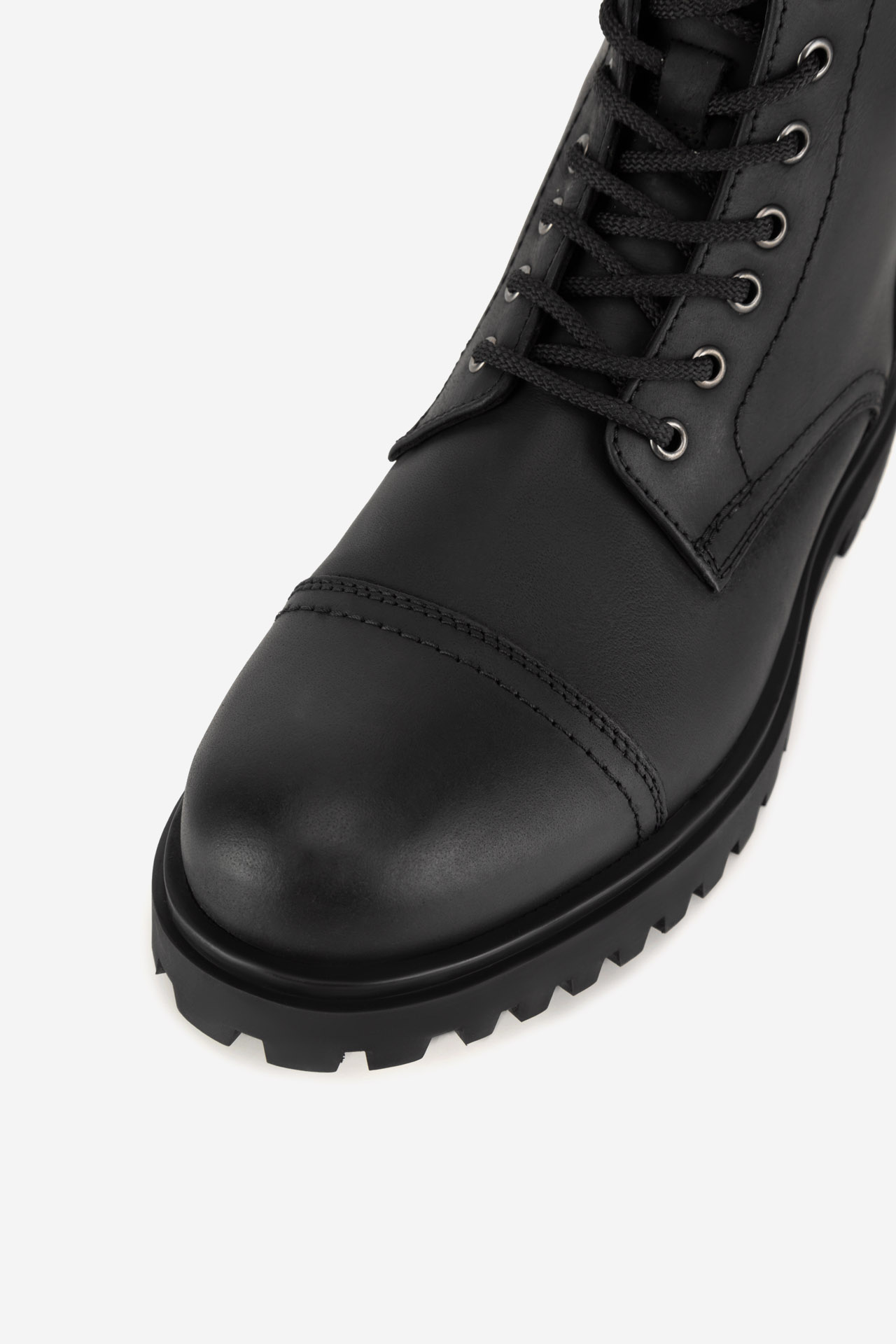 Gležnjarji z vezalkami Črna