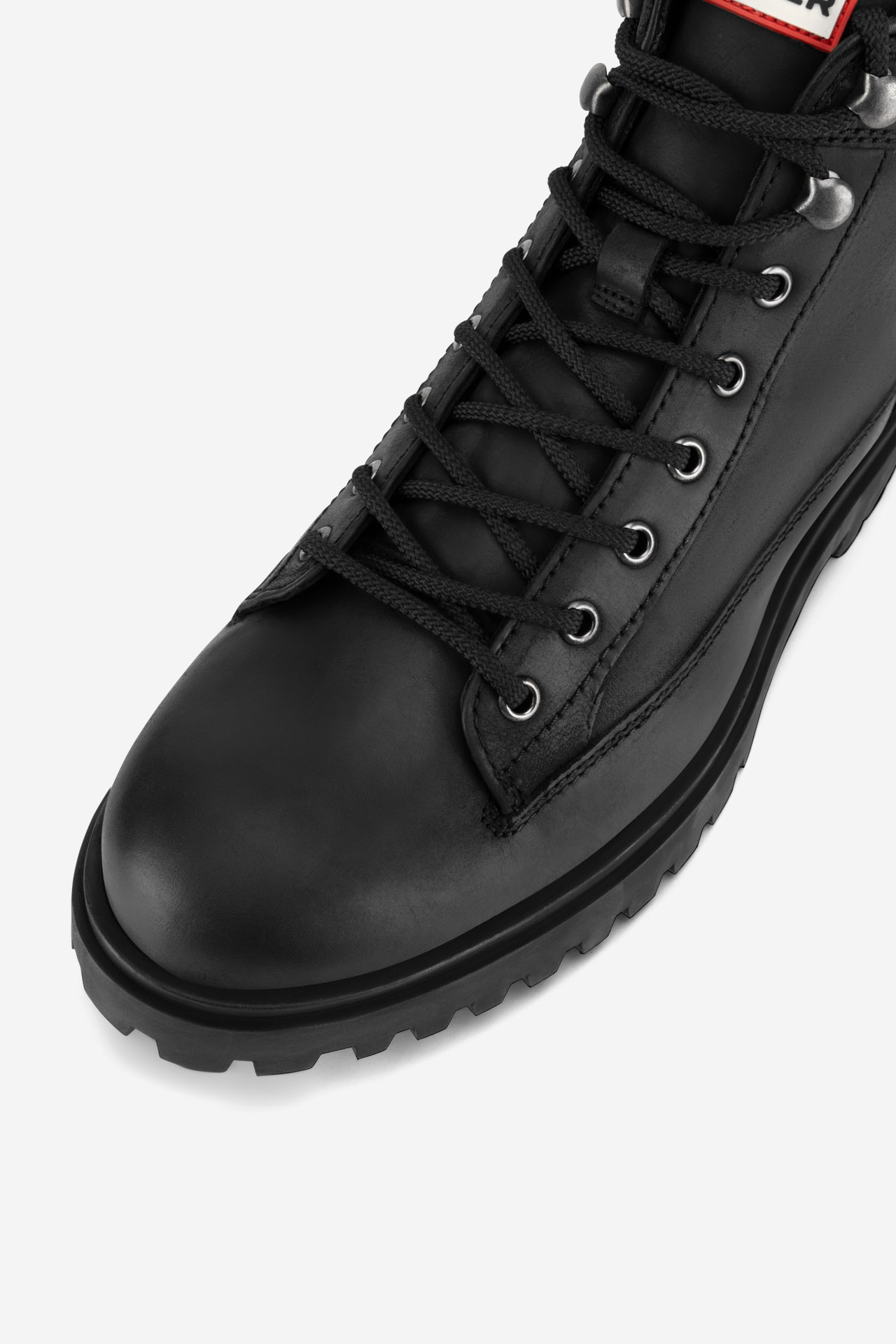 Gležnjarji z vezalkami Črna