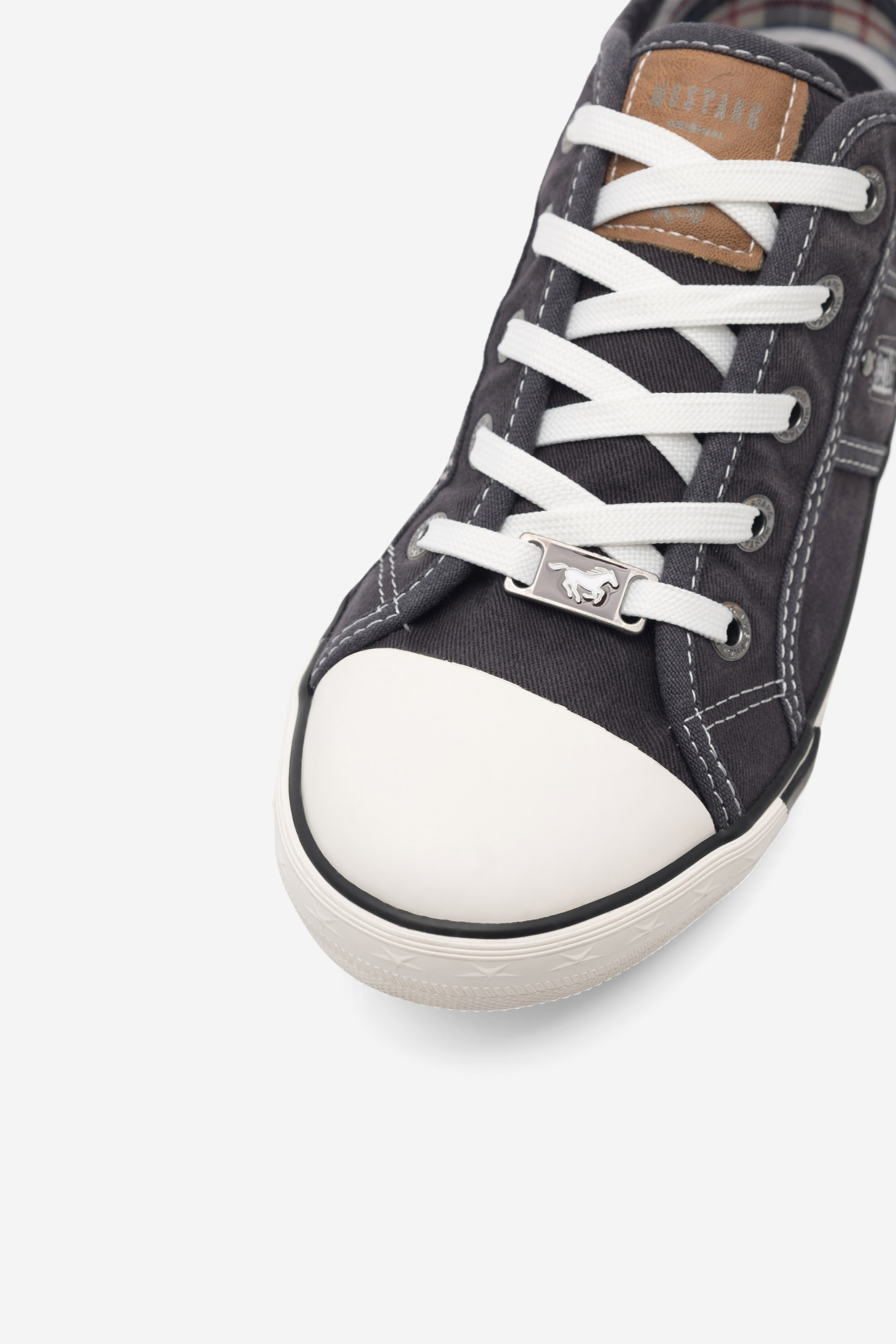 Plátěná obuv ČERNÁ