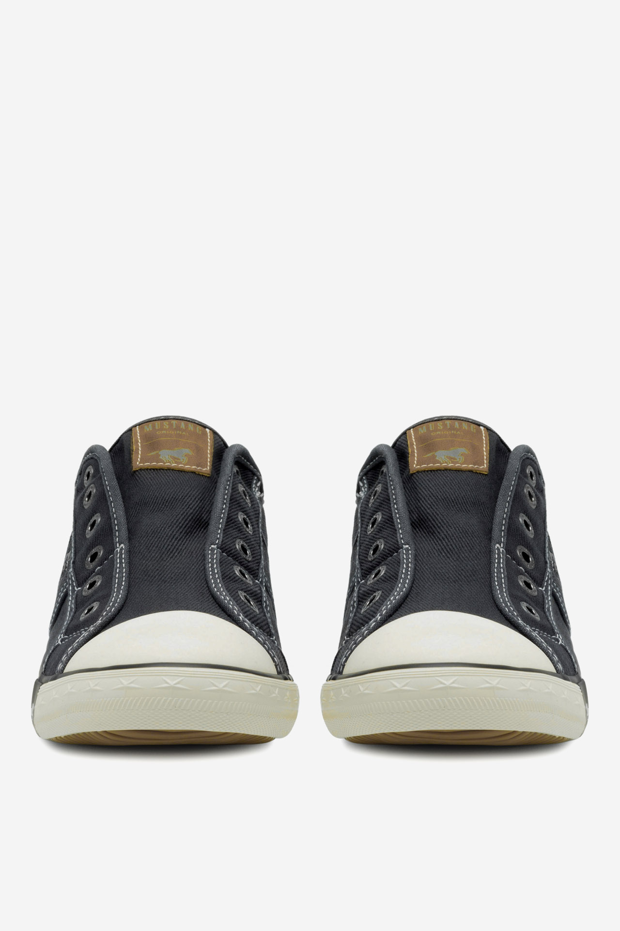 Platnene superge Črna