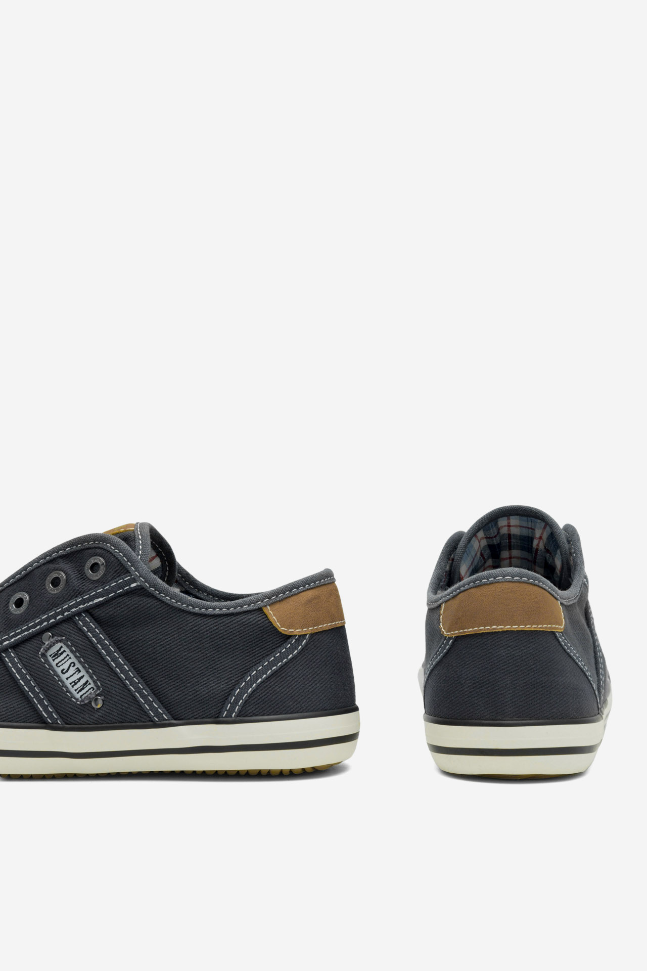 Platnene superge Črna