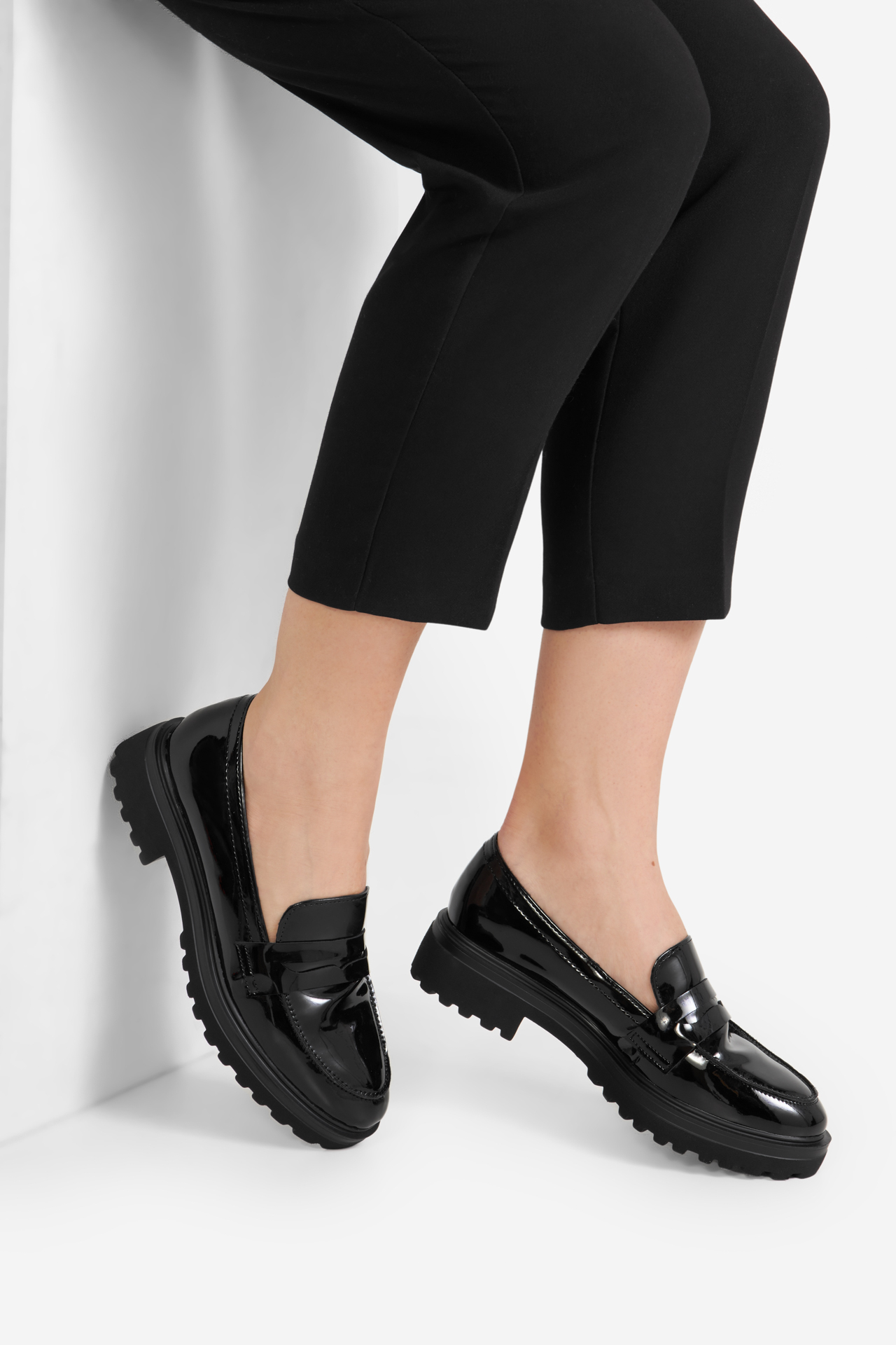 Loaferice Crno