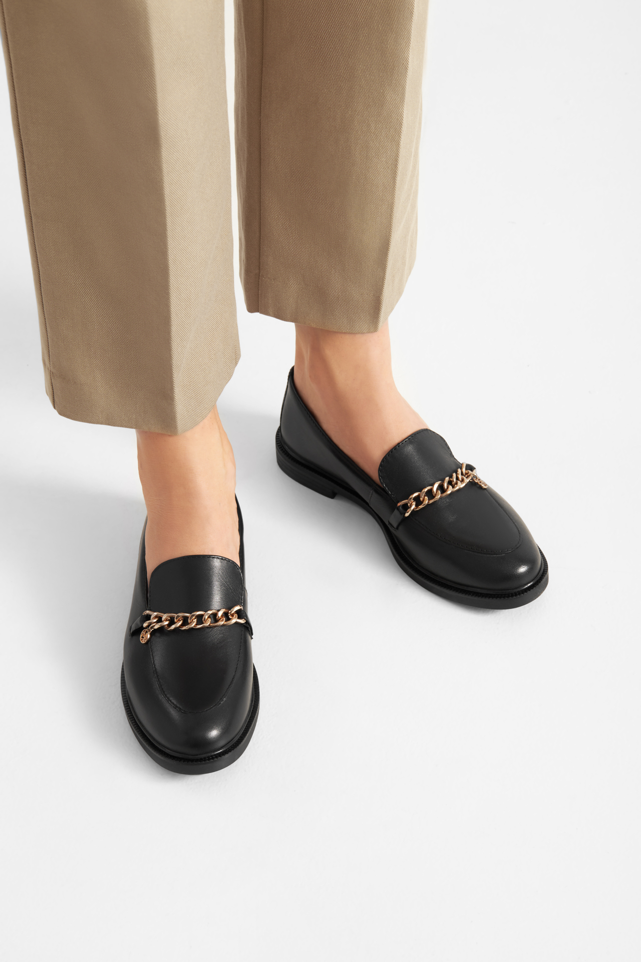 Loaferice Crno