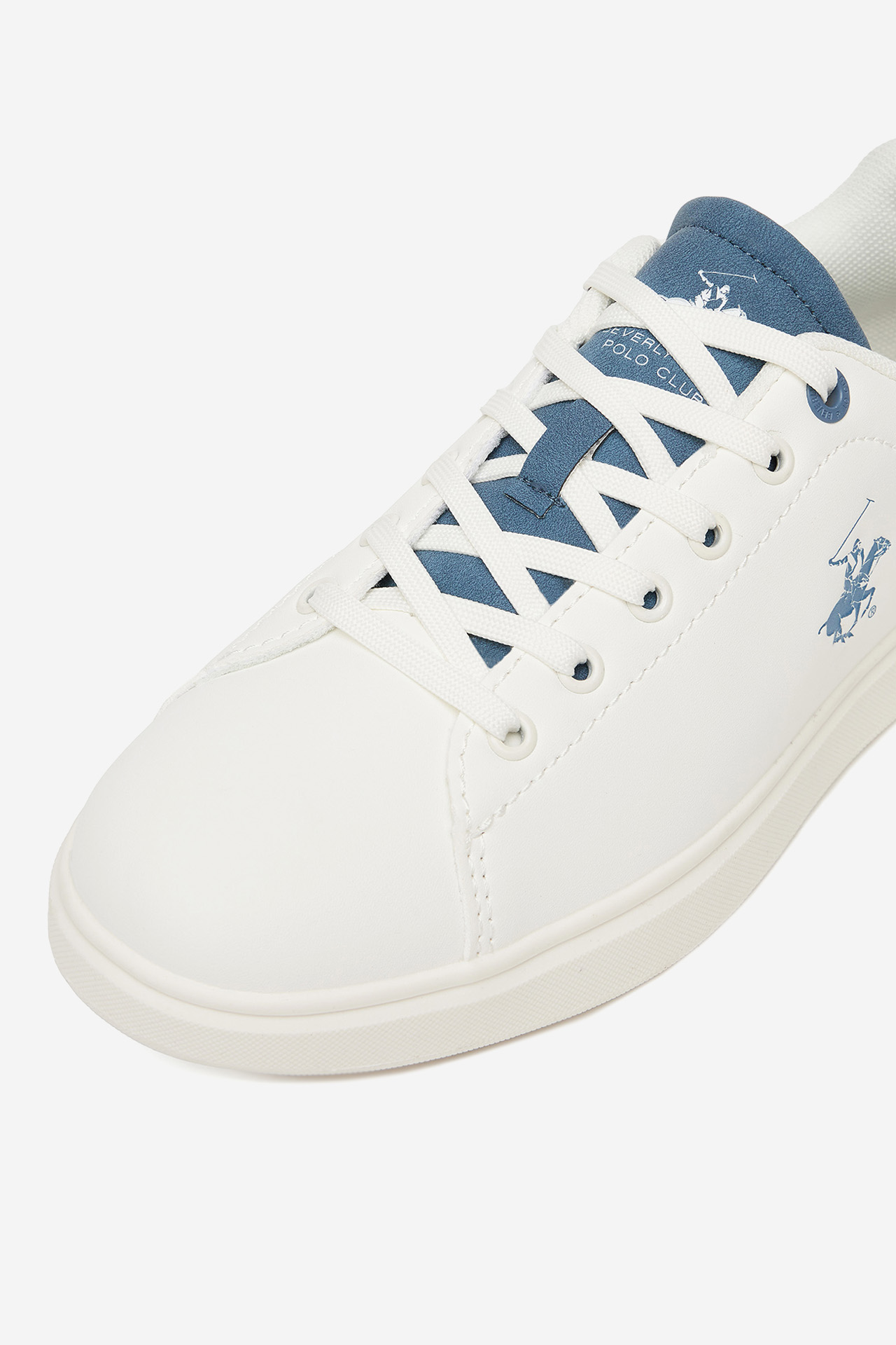 Platnene superge Bela