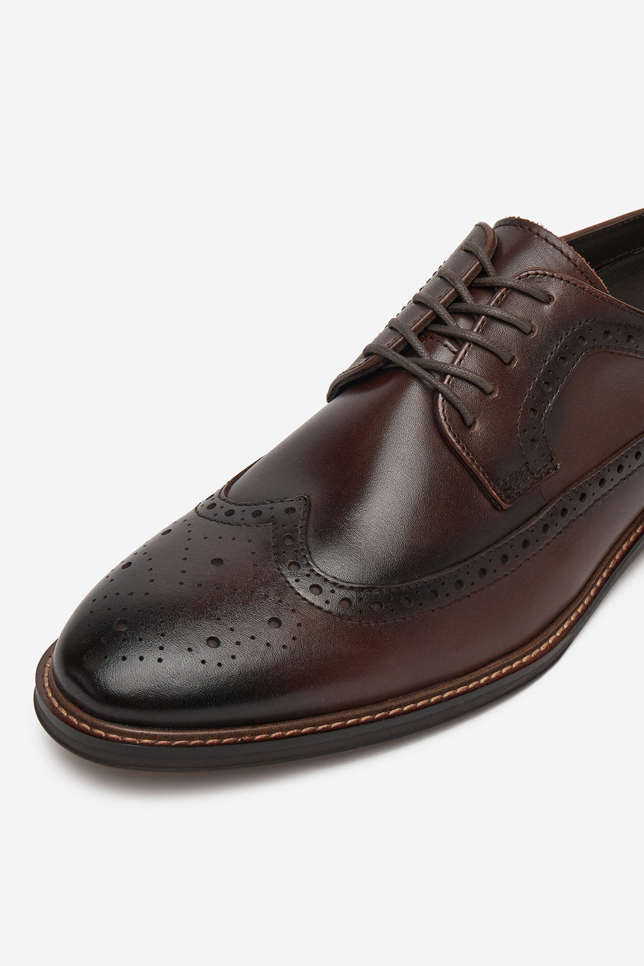 Elegantni čevlji Rjava