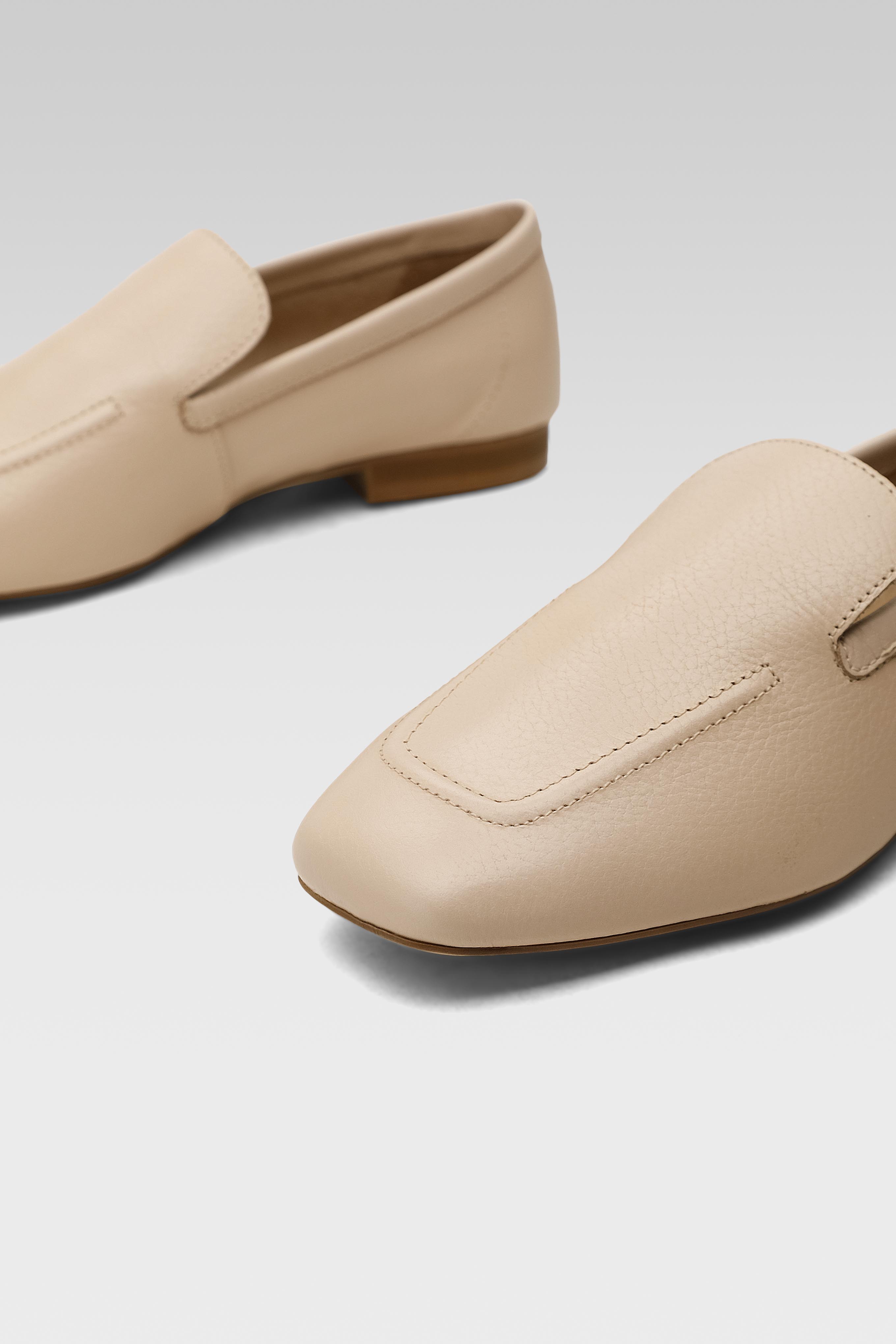 Pantofi închiși ROZ DESCHIS