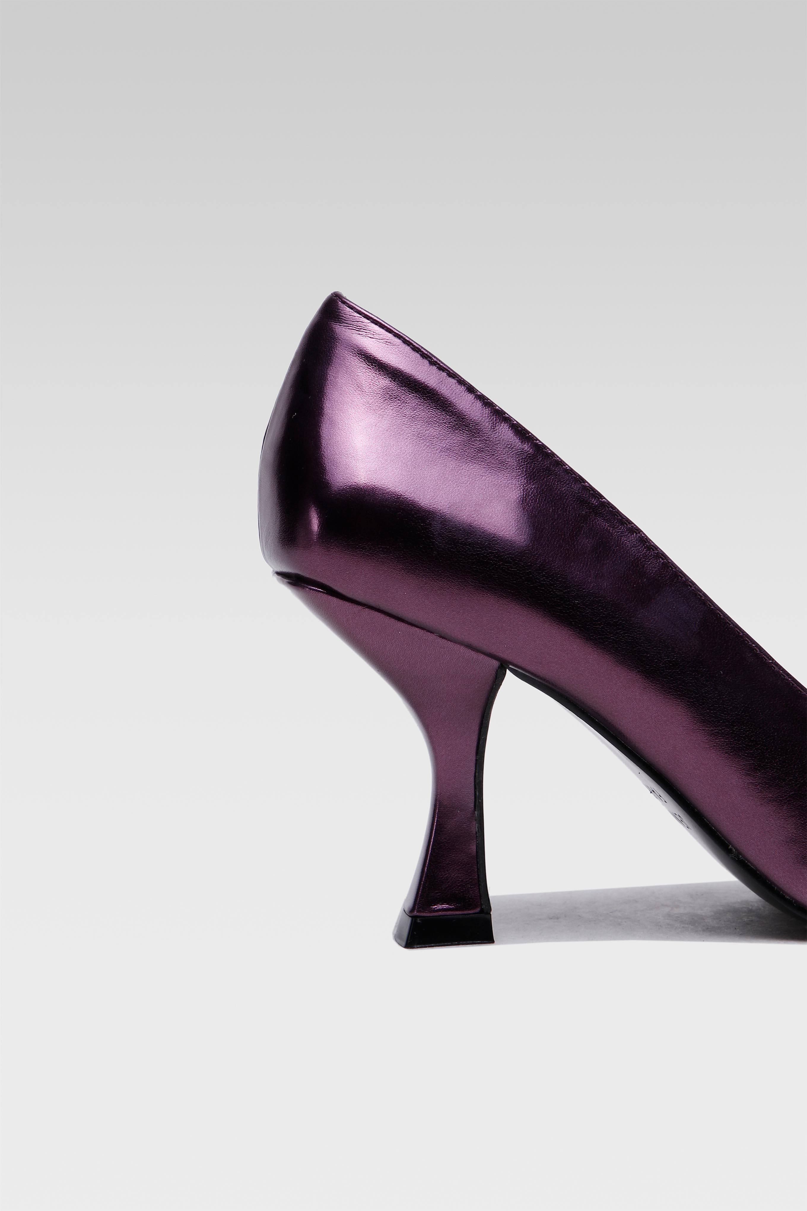 Salonarji Vijolična