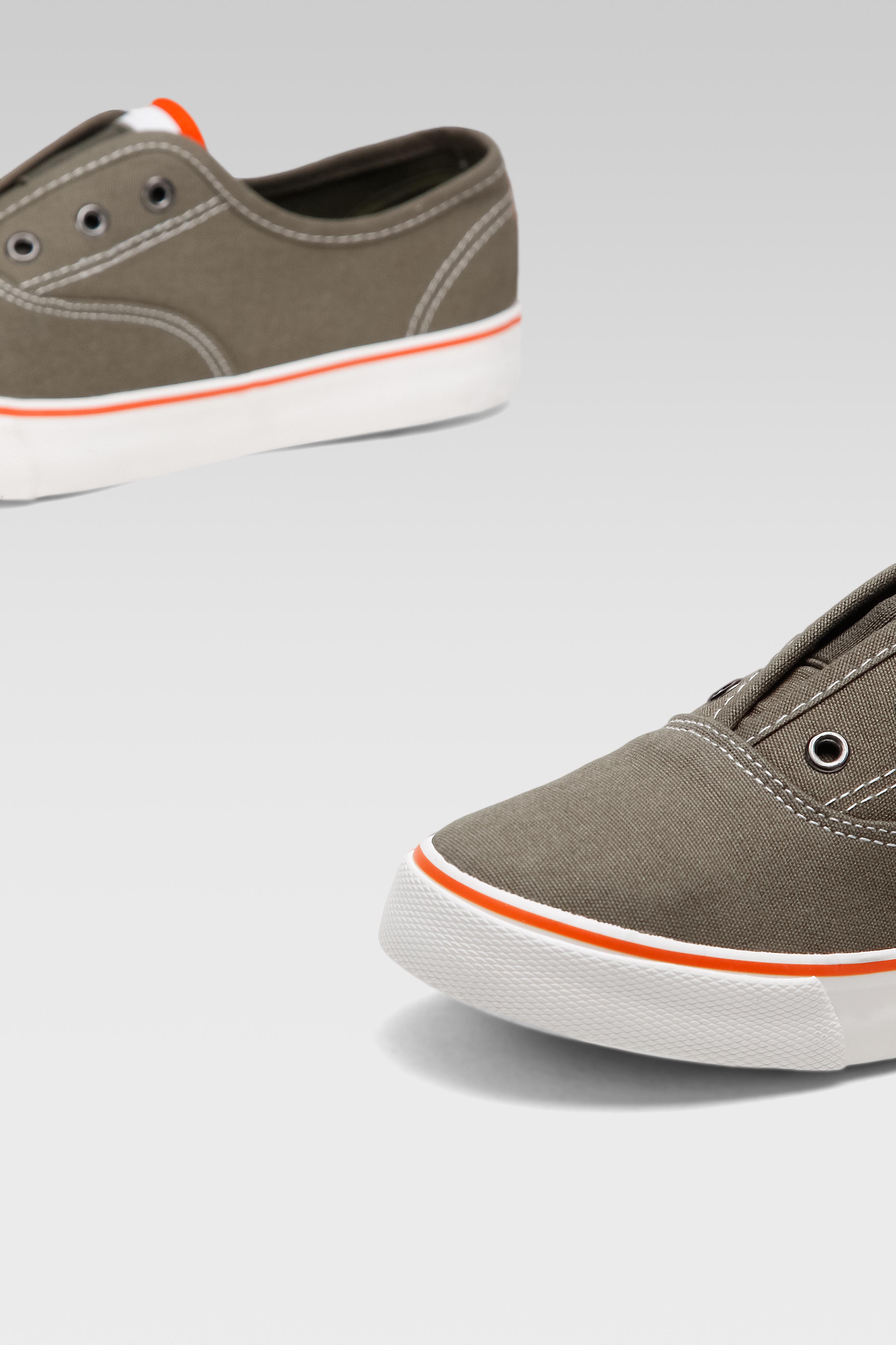 Platnene superge Khaki