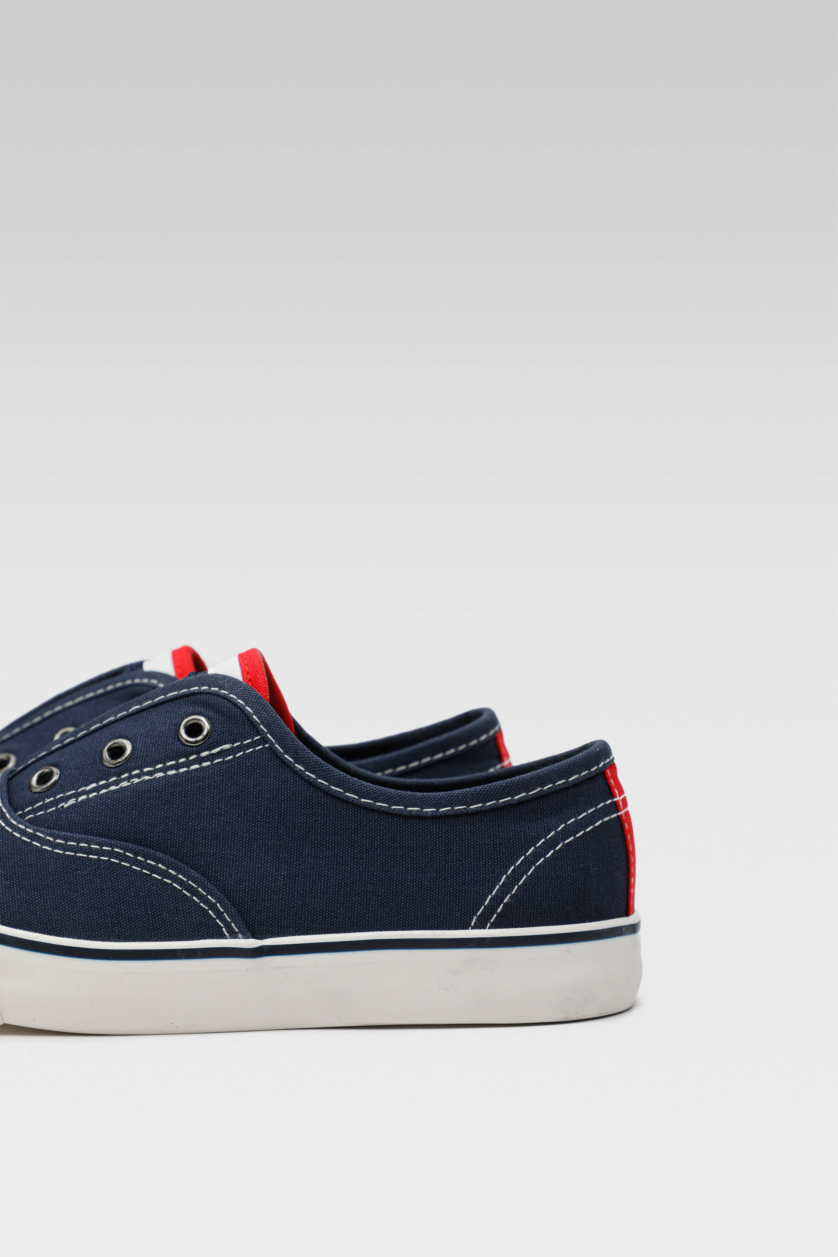 Platnene superge Mornarsko modra