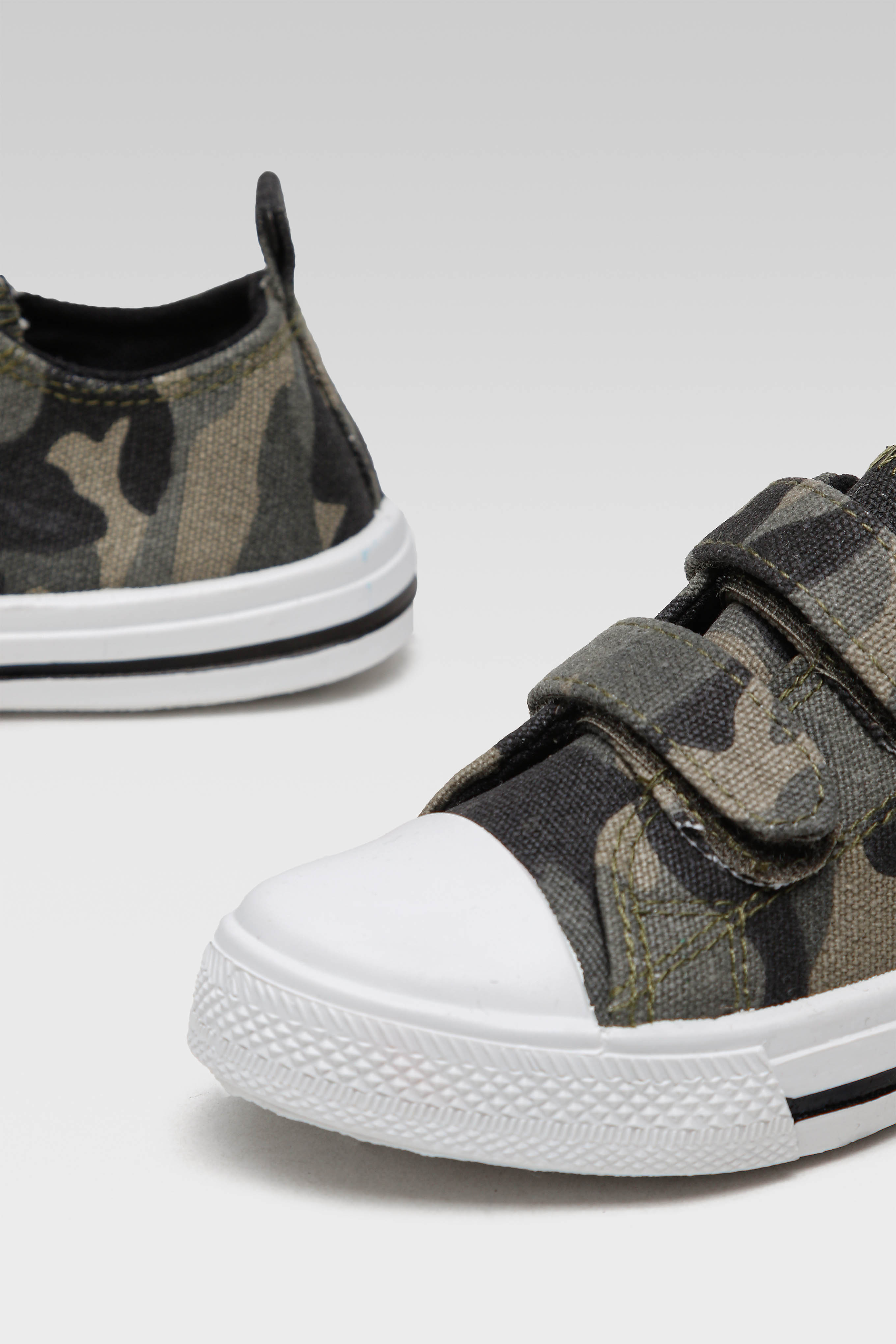 Platnene superge Khaki