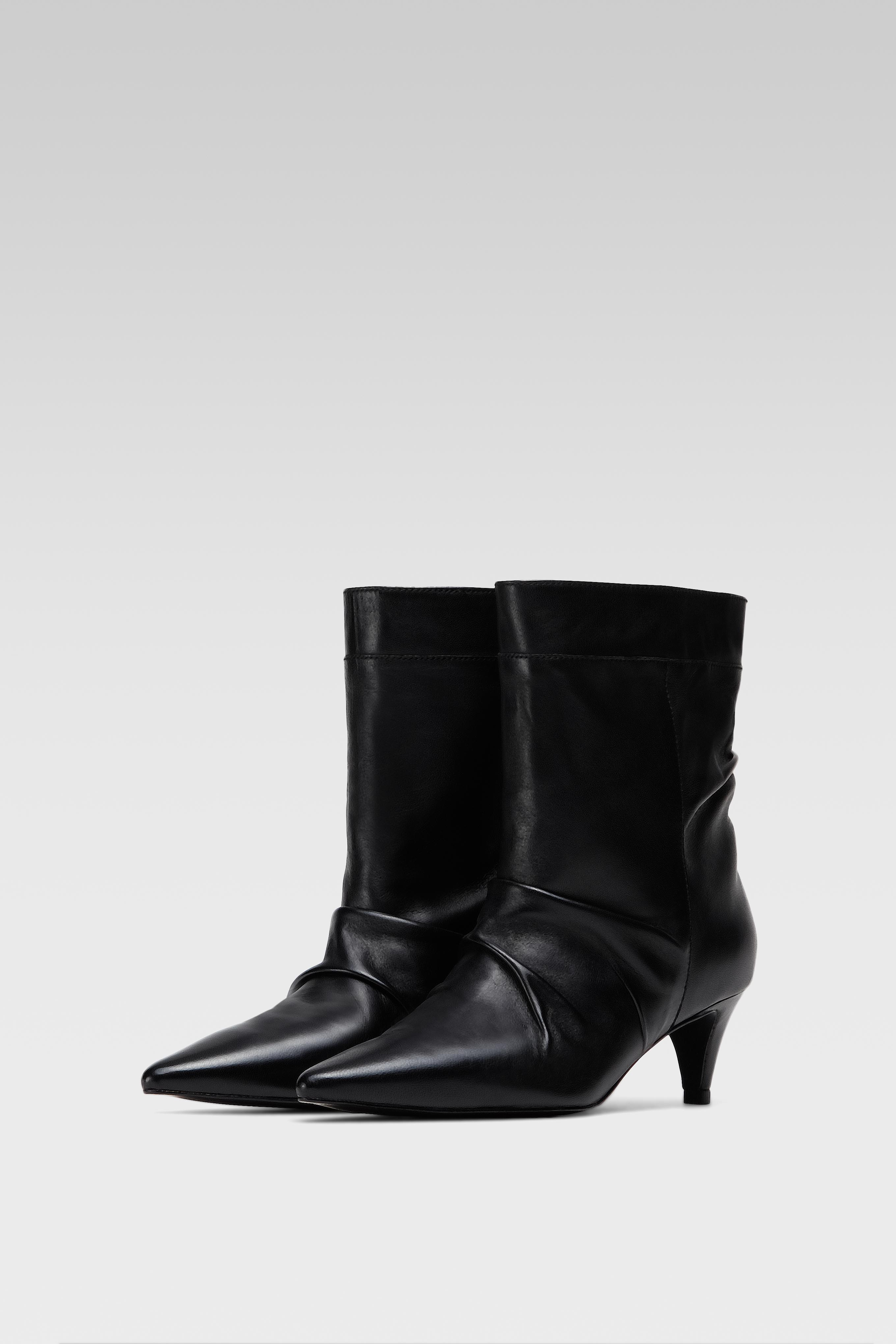 Kotníková obuv ČERNÁ