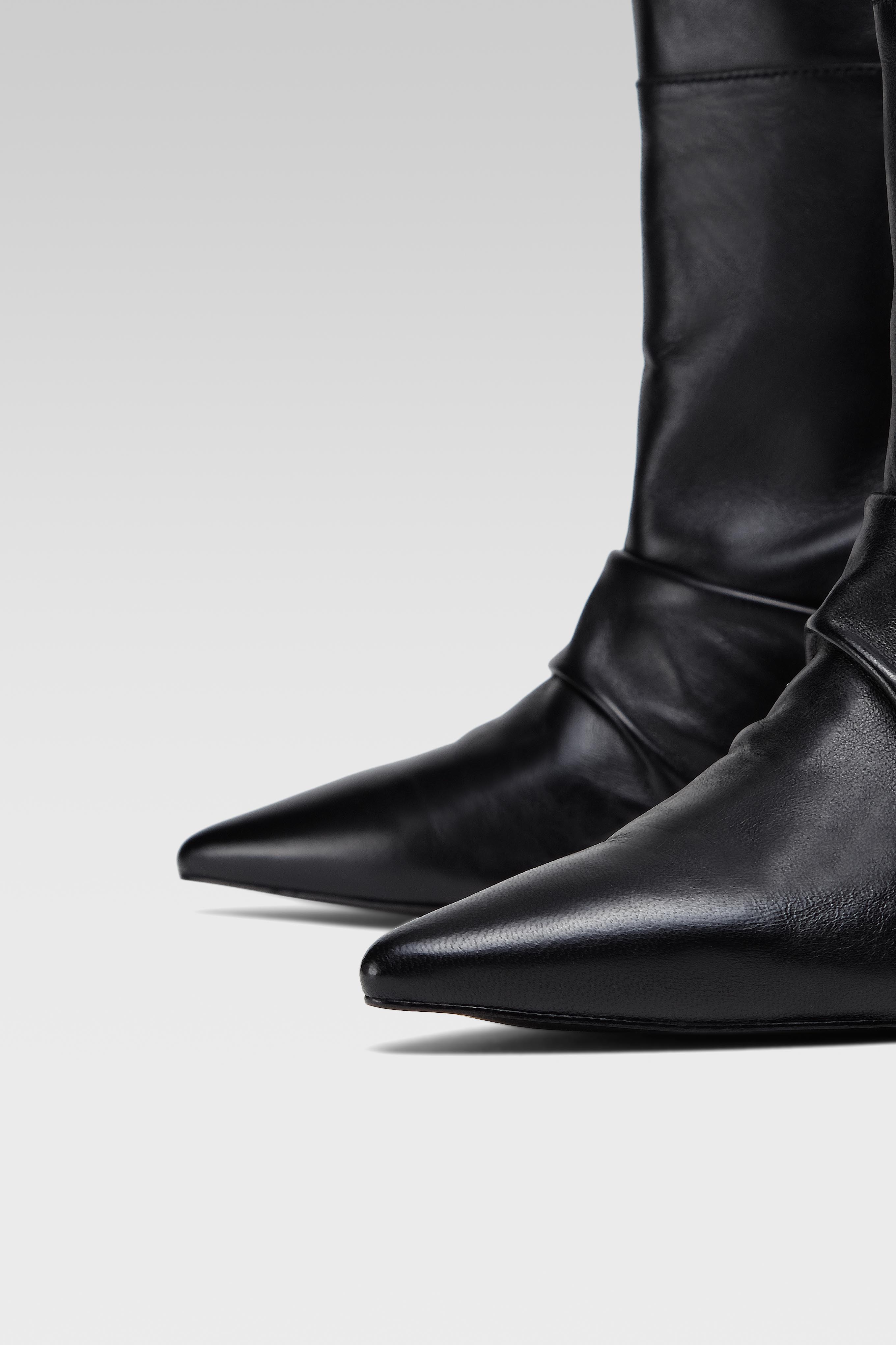 Kotníková obuv ČERNÁ