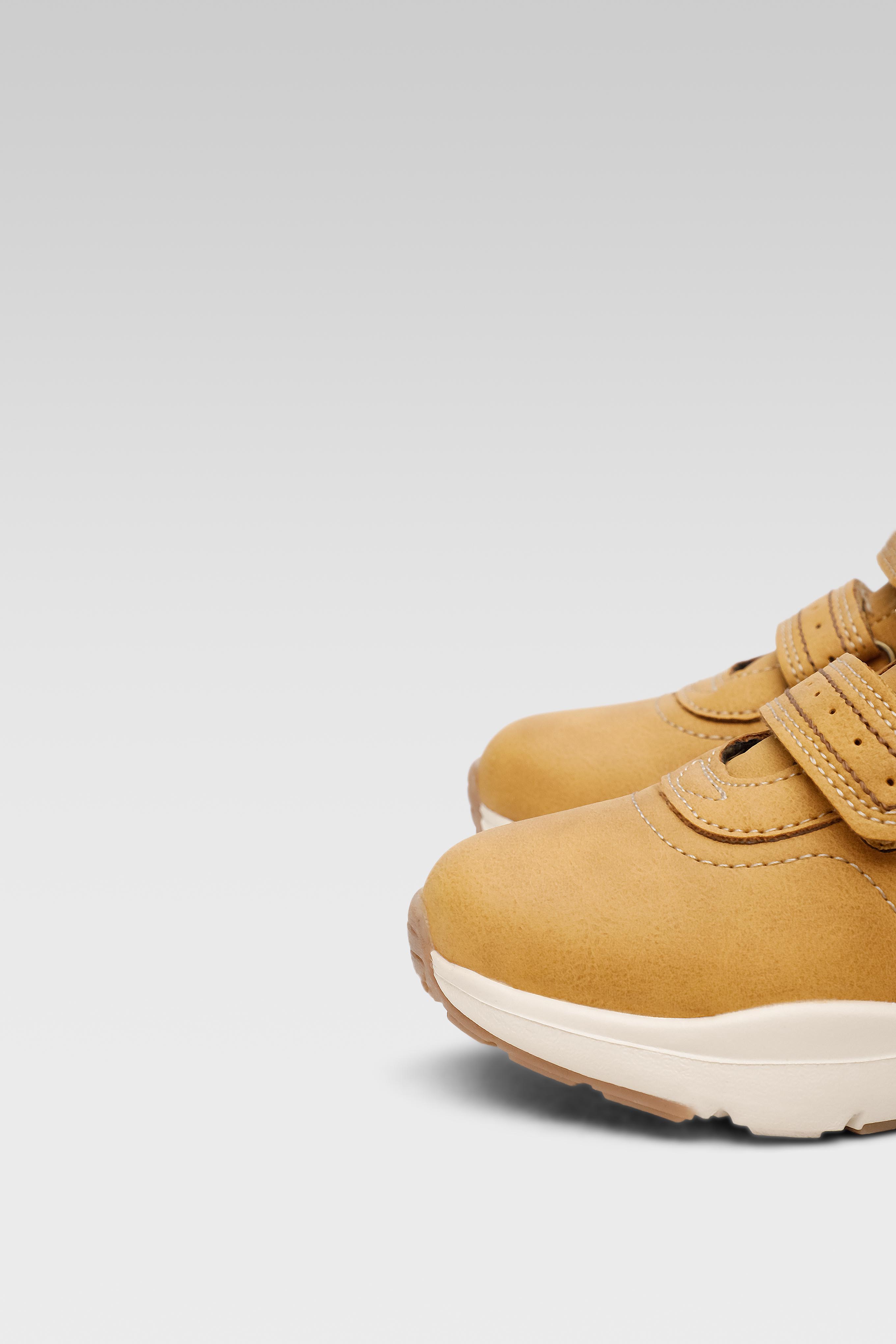 Trekking čevlji Rjava