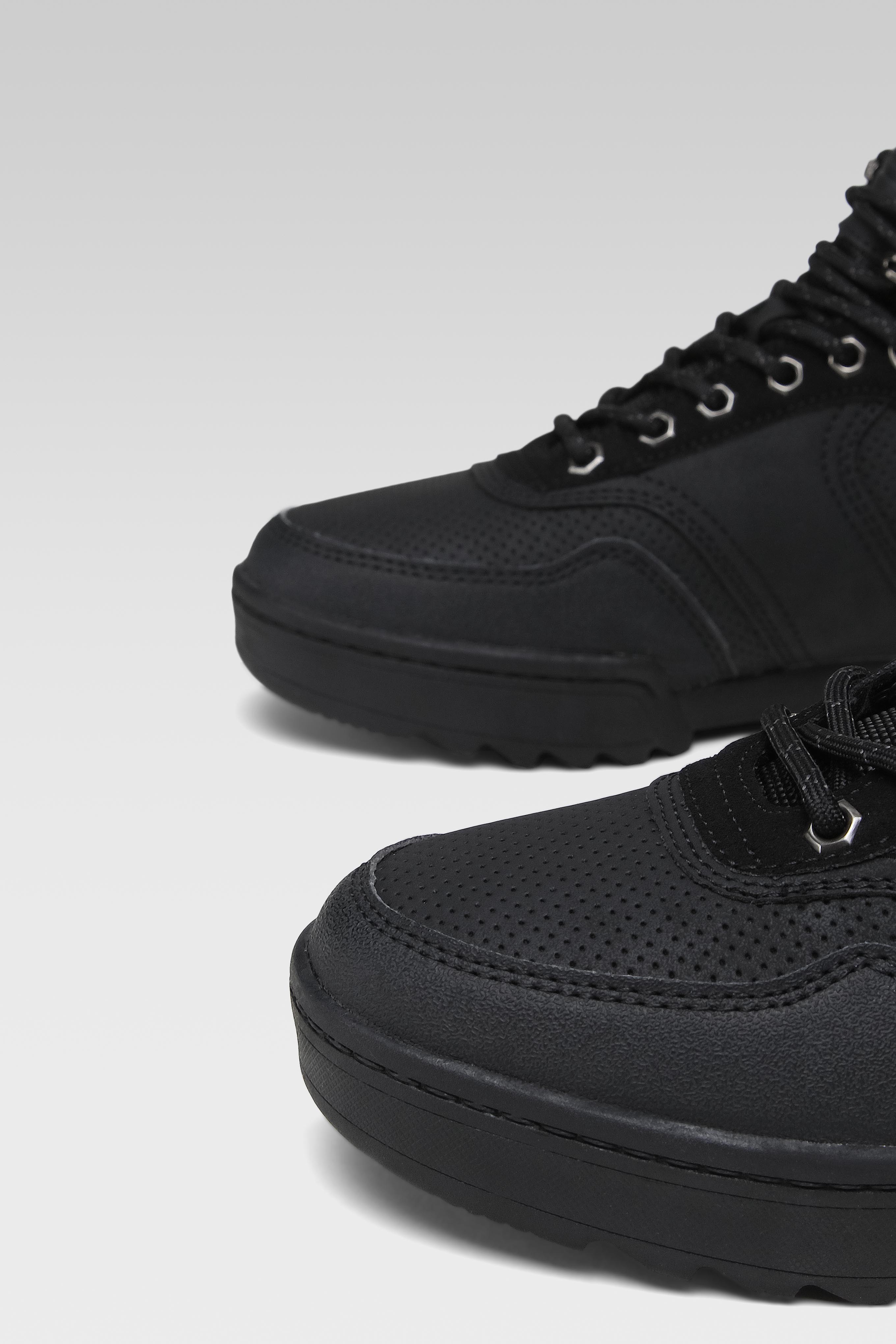 Šněrovací vyšší obuv ČERNÁ