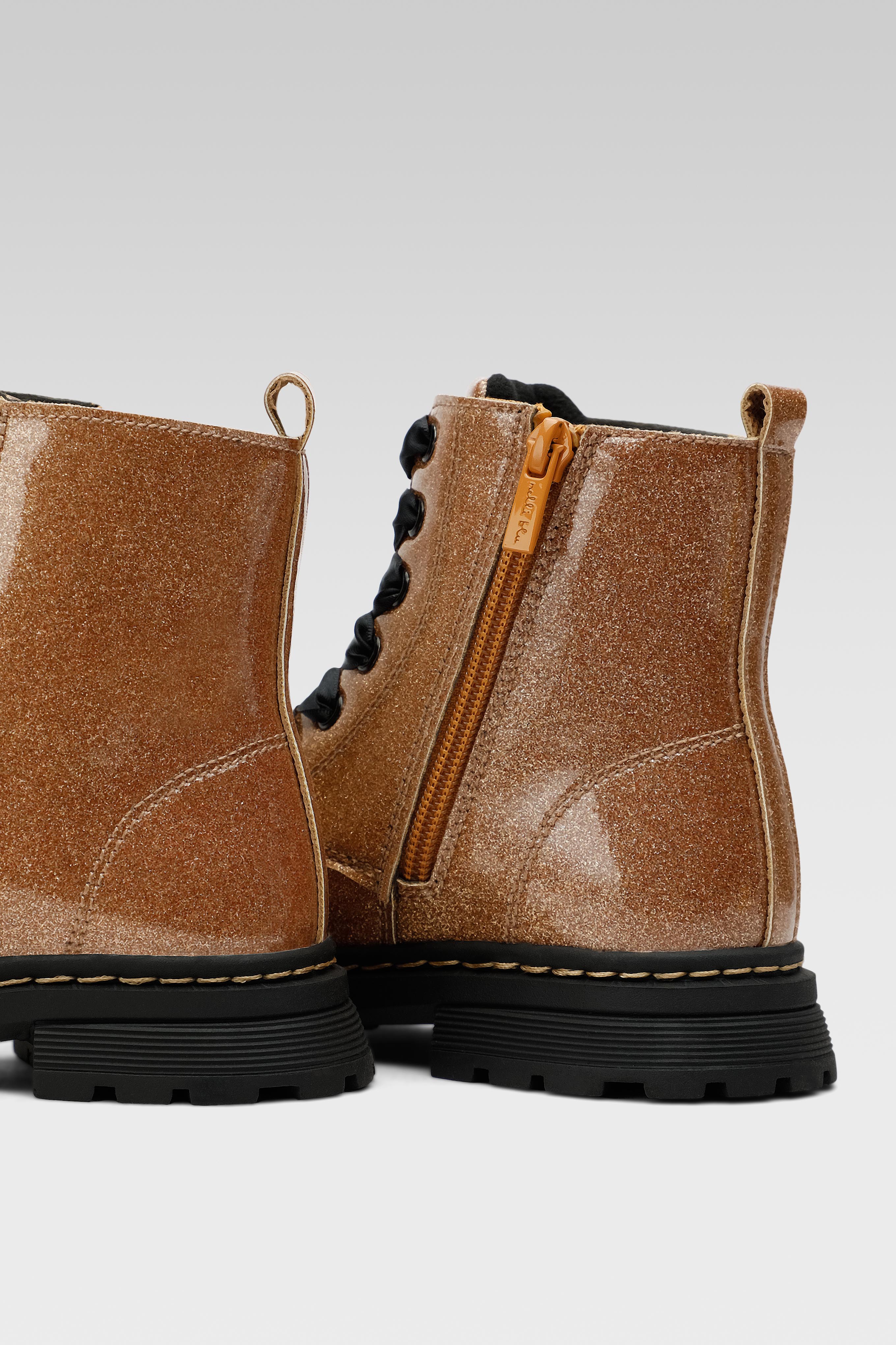 Gležnjarji z vezalkami Zlata